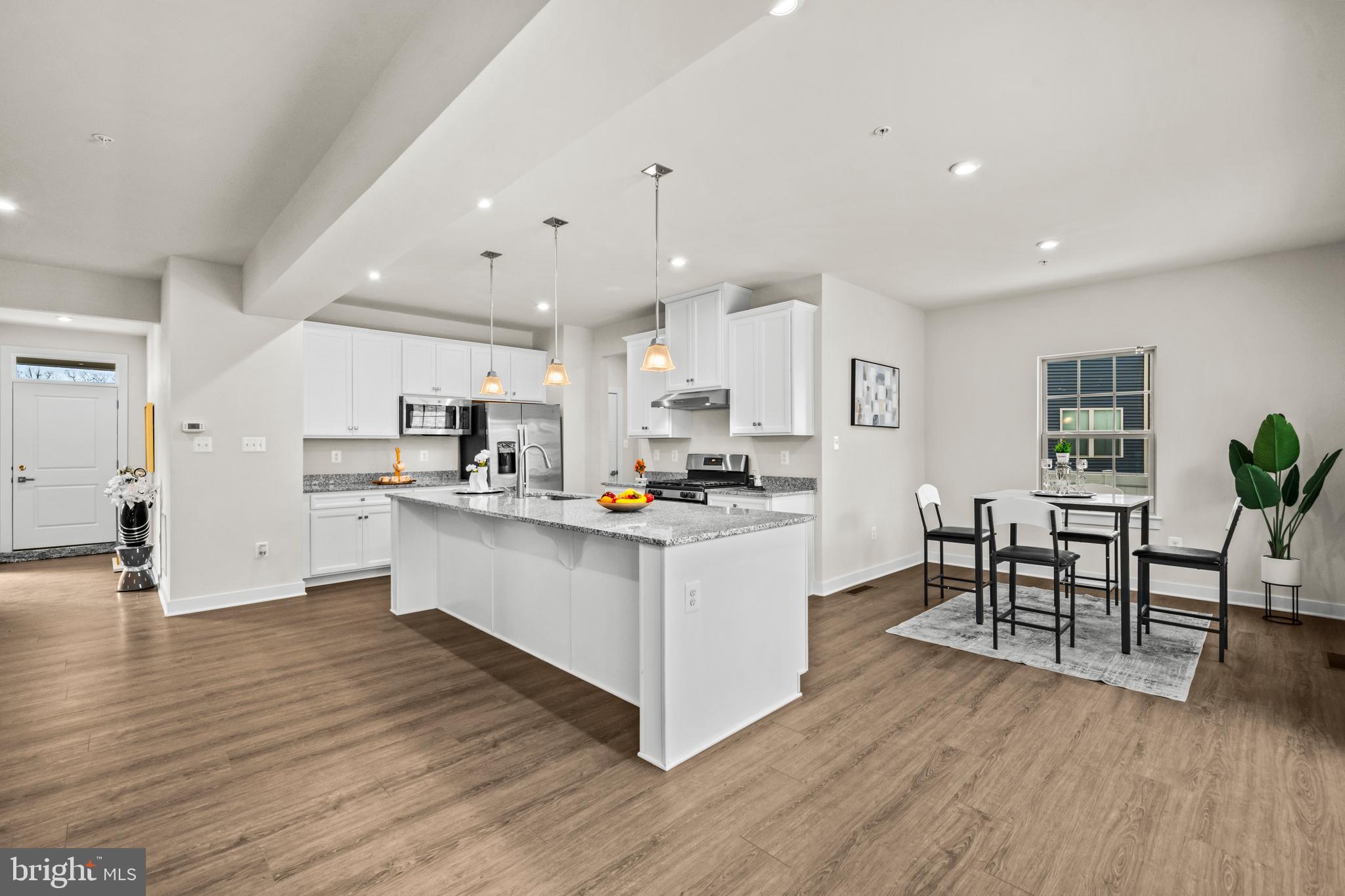 LAKE LINGANORE - Residential