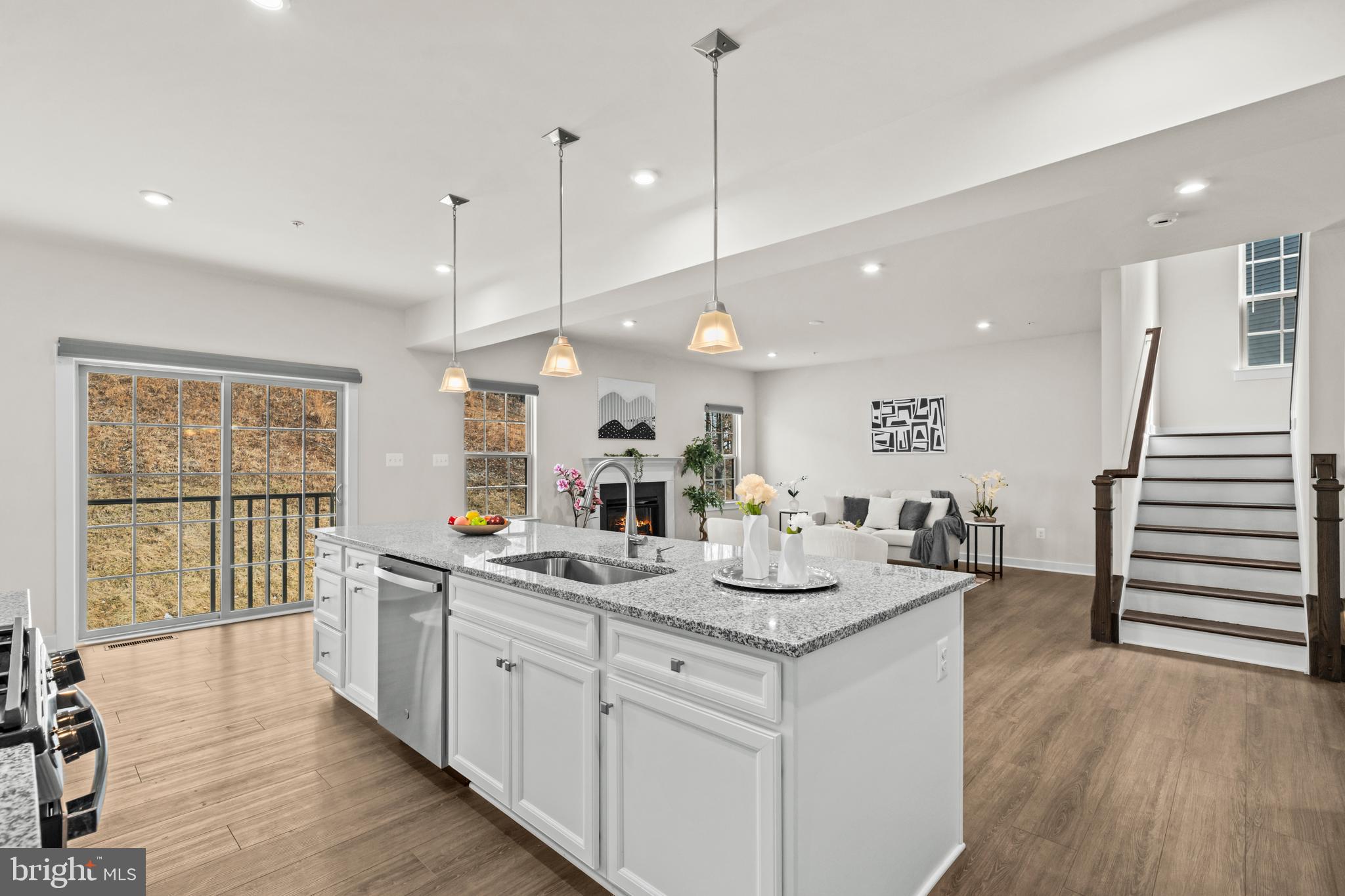 LAKE LINGANORE - Residential