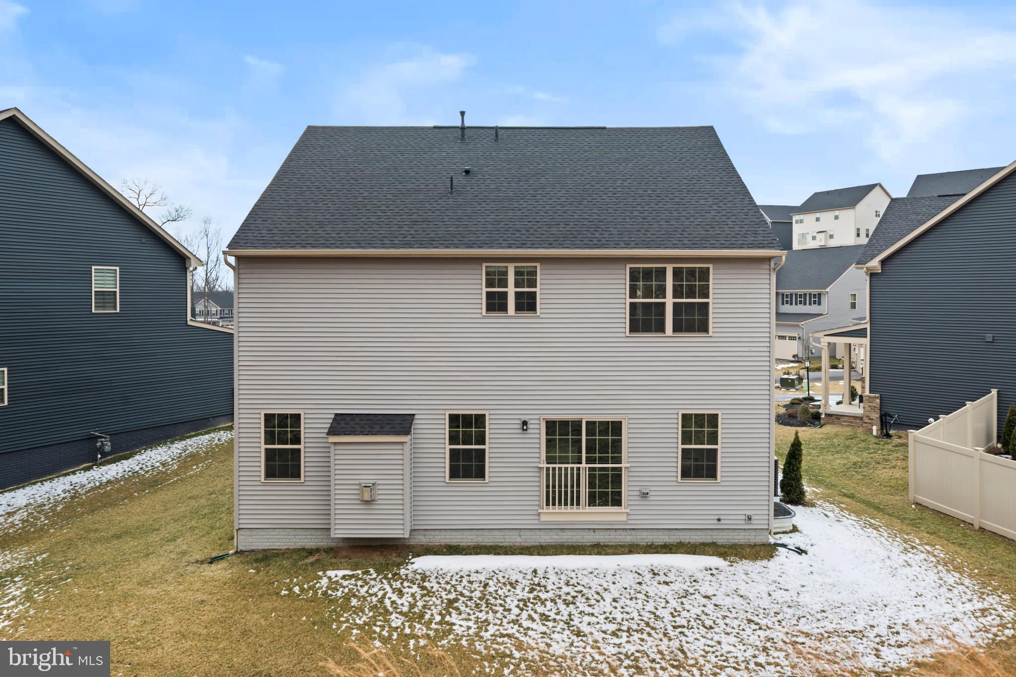 LAKE LINGANORE - Residential