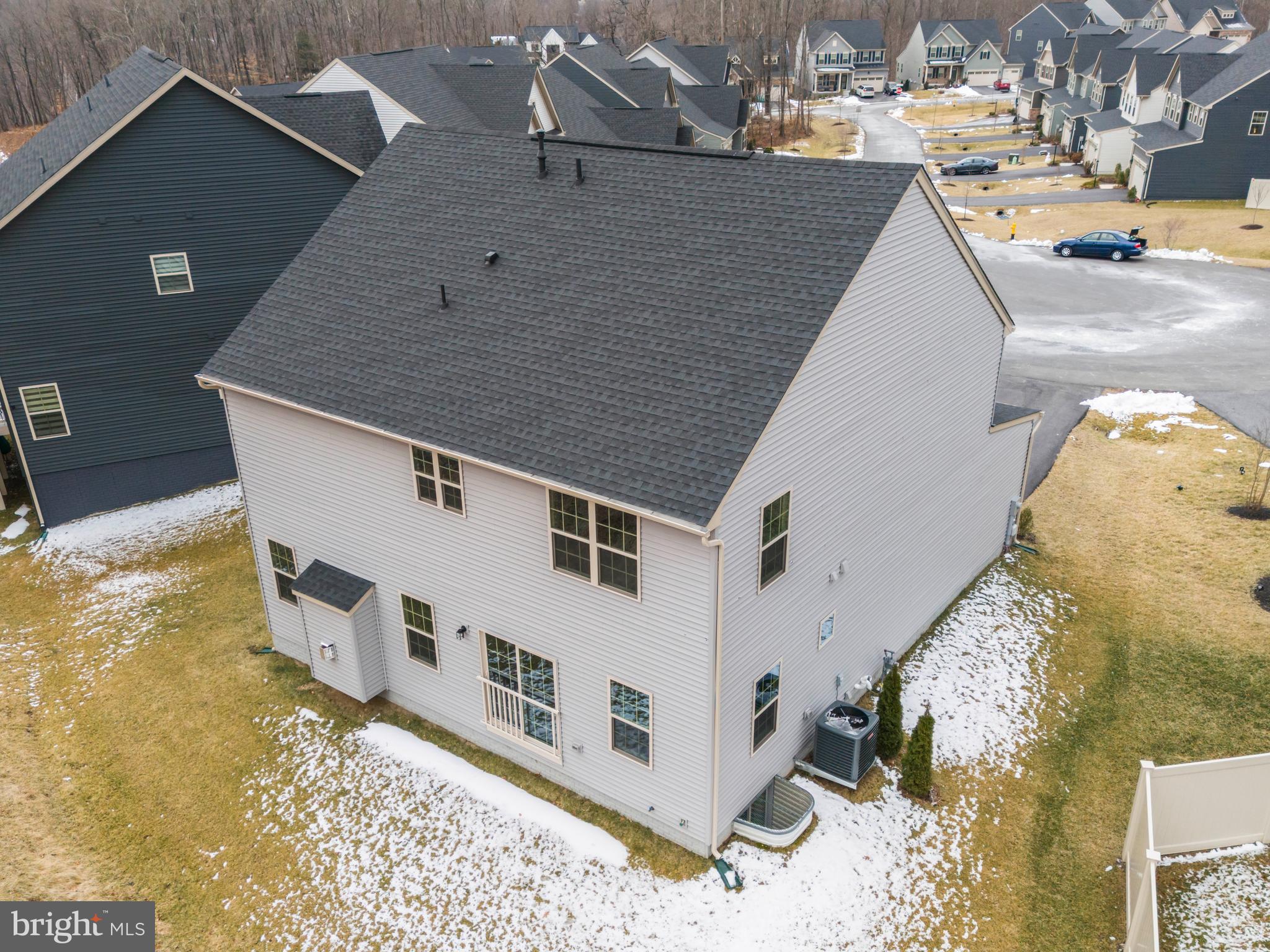 LAKE LINGANORE - Residential