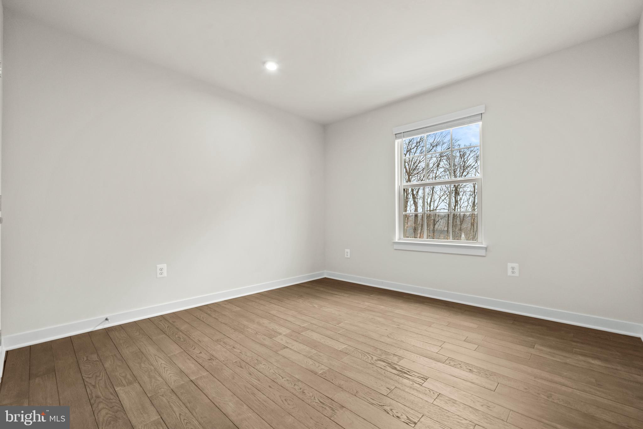 LAKE LINGANORE - Residential