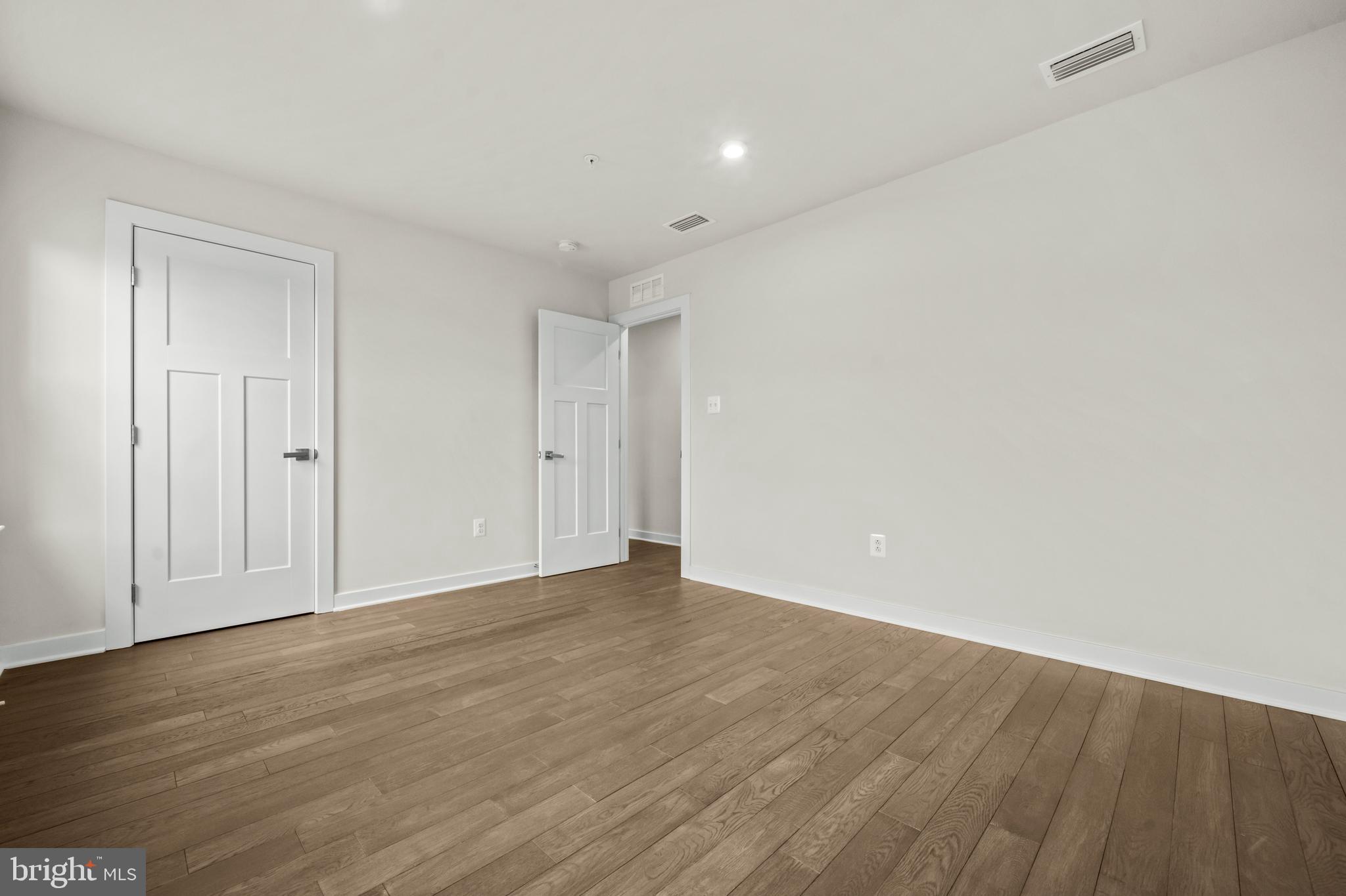 LAKE LINGANORE - Residential