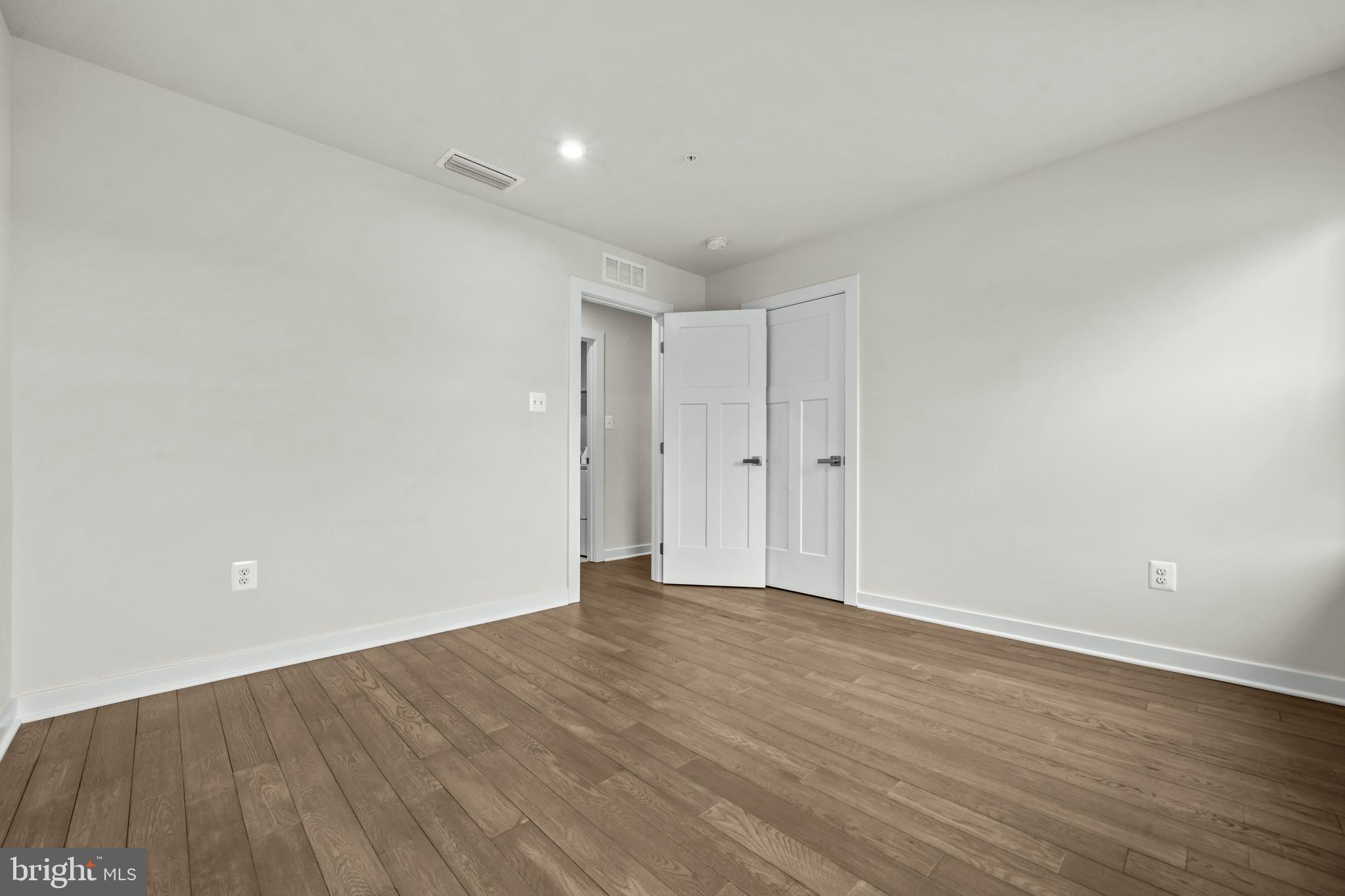 LAKE LINGANORE - Residential