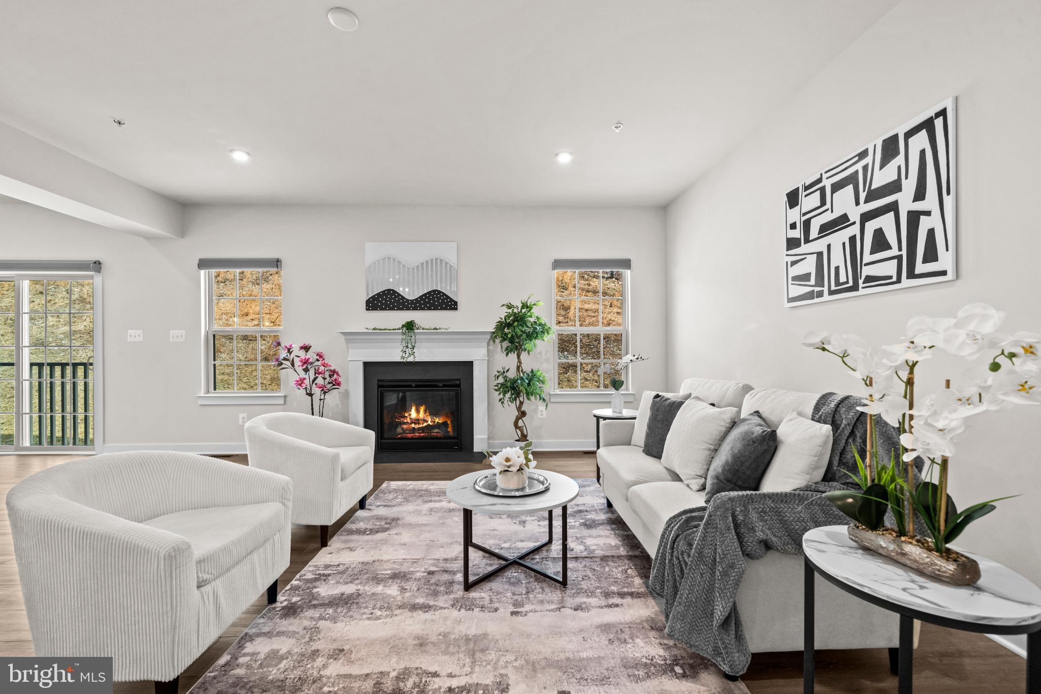 LAKE LINGANORE - Residential