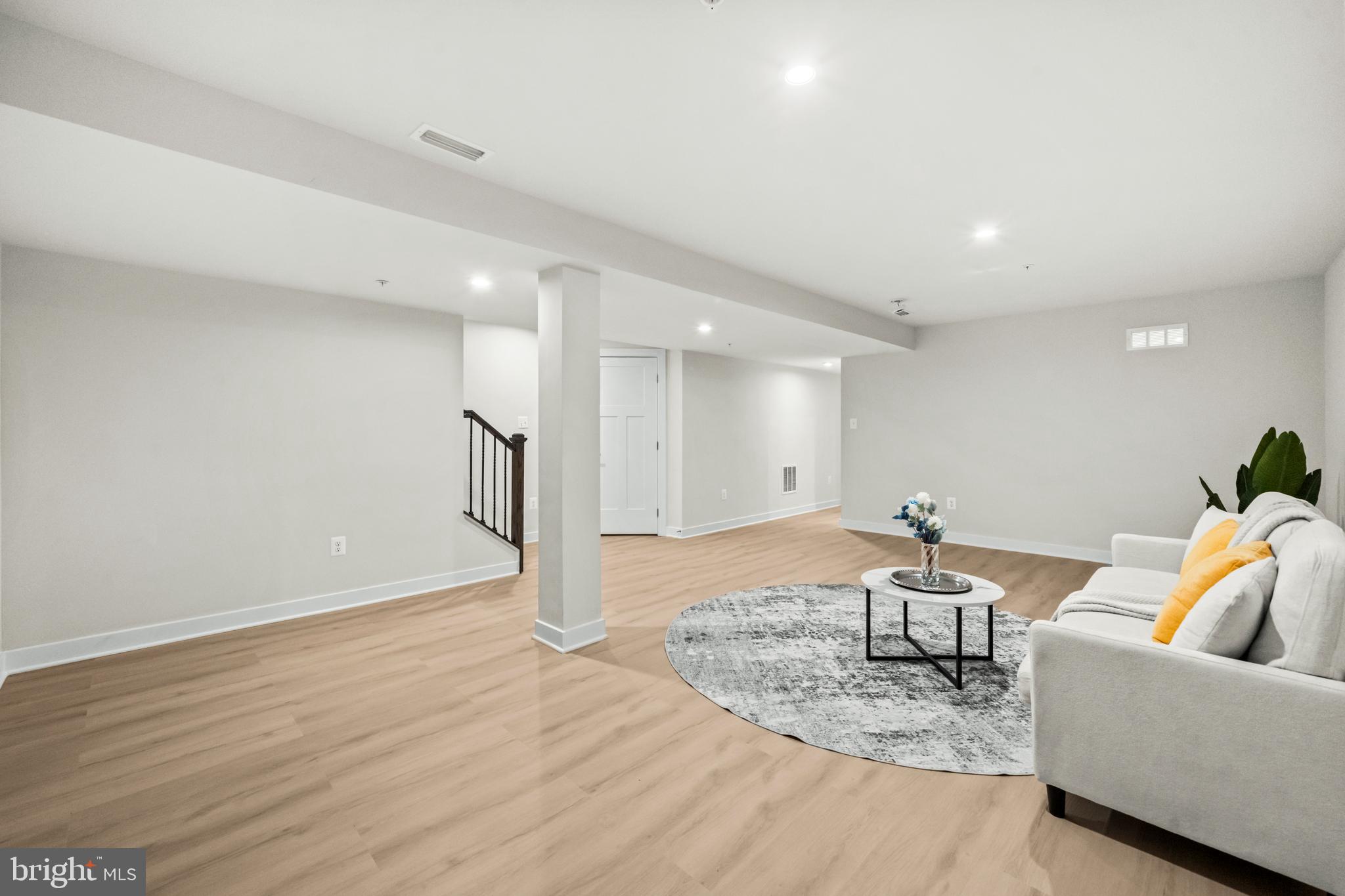 LAKE LINGANORE - Residential