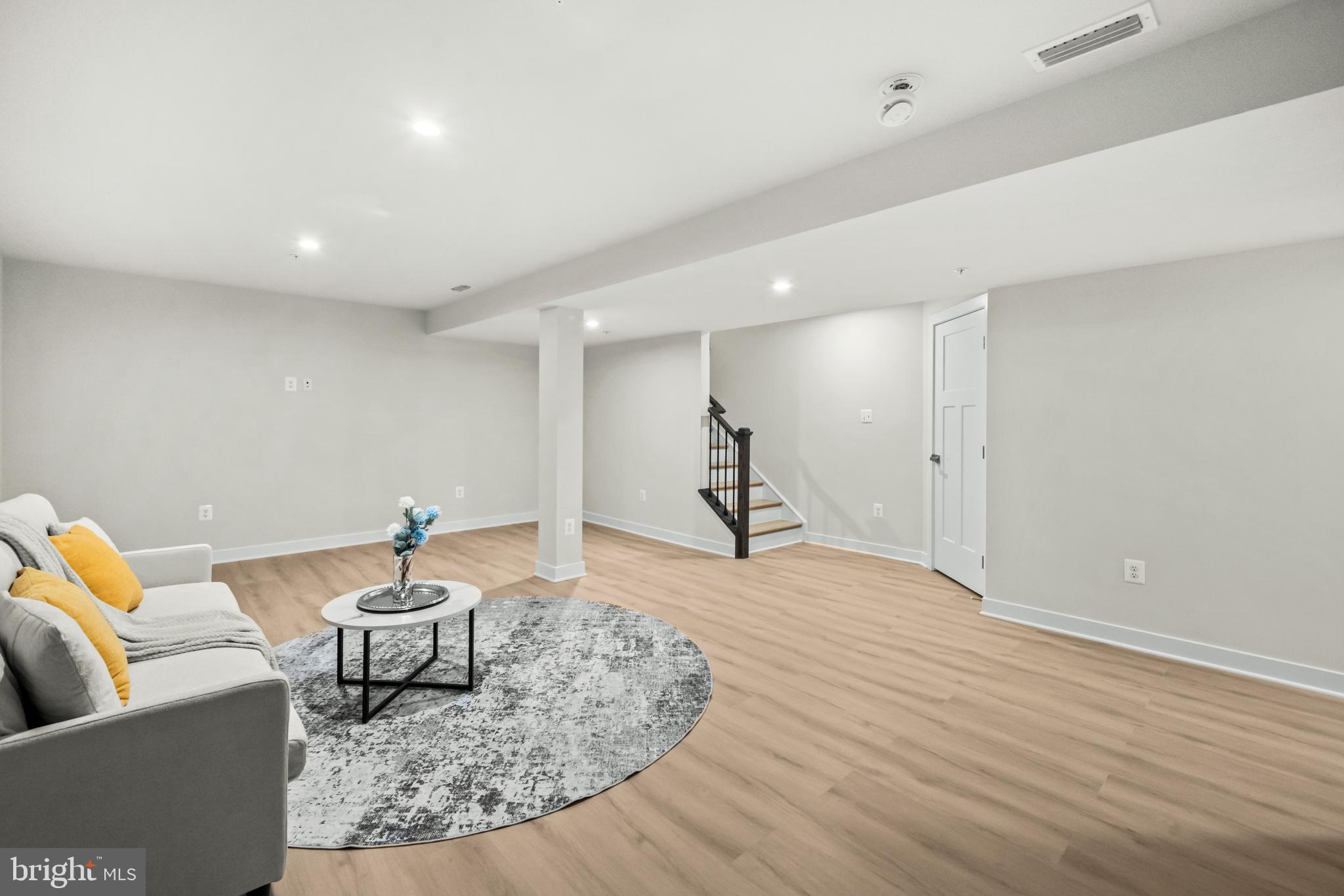 LAKE LINGANORE - Residential