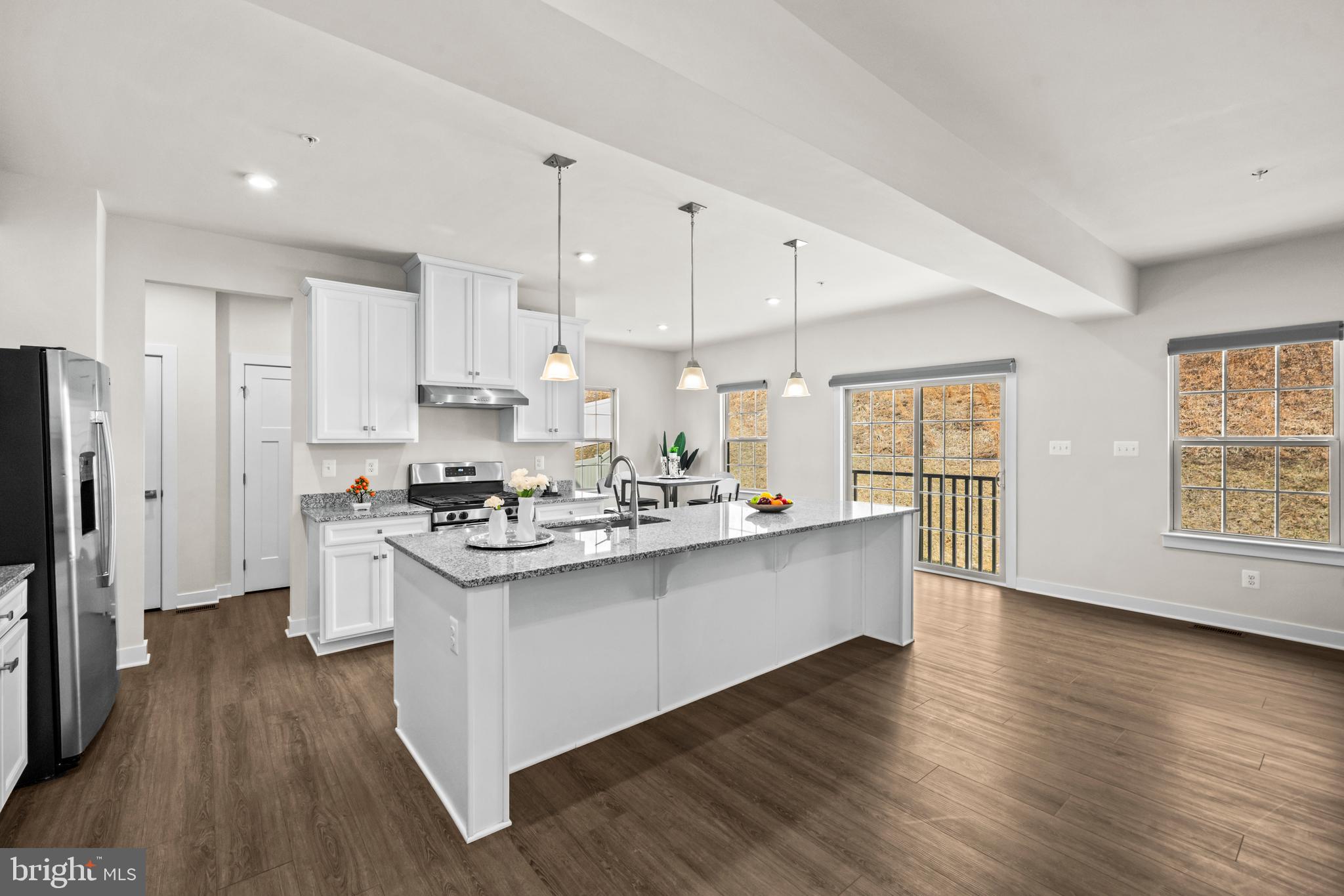 LAKE LINGANORE - Residential