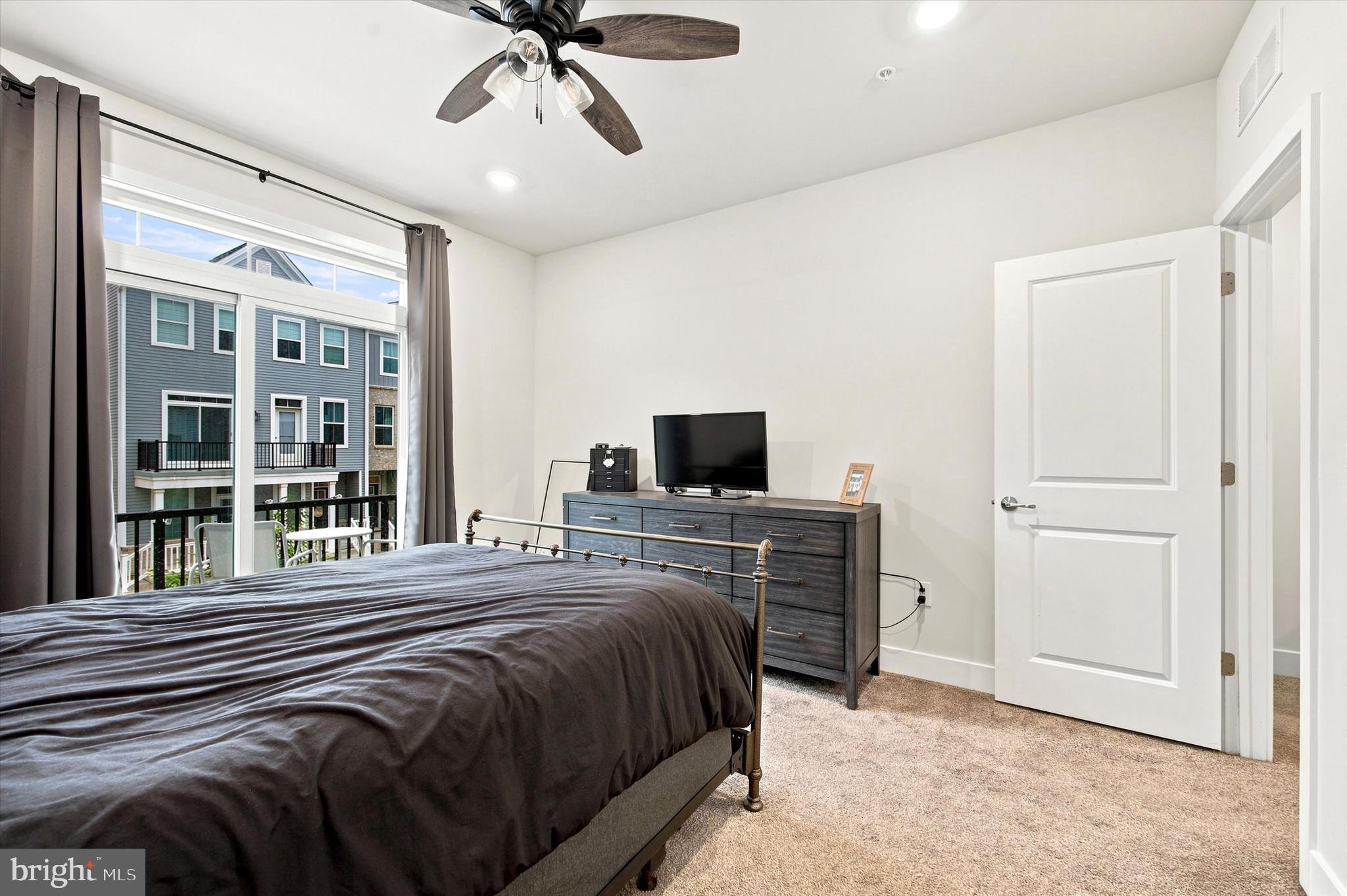 STEELPOINTE - Residential