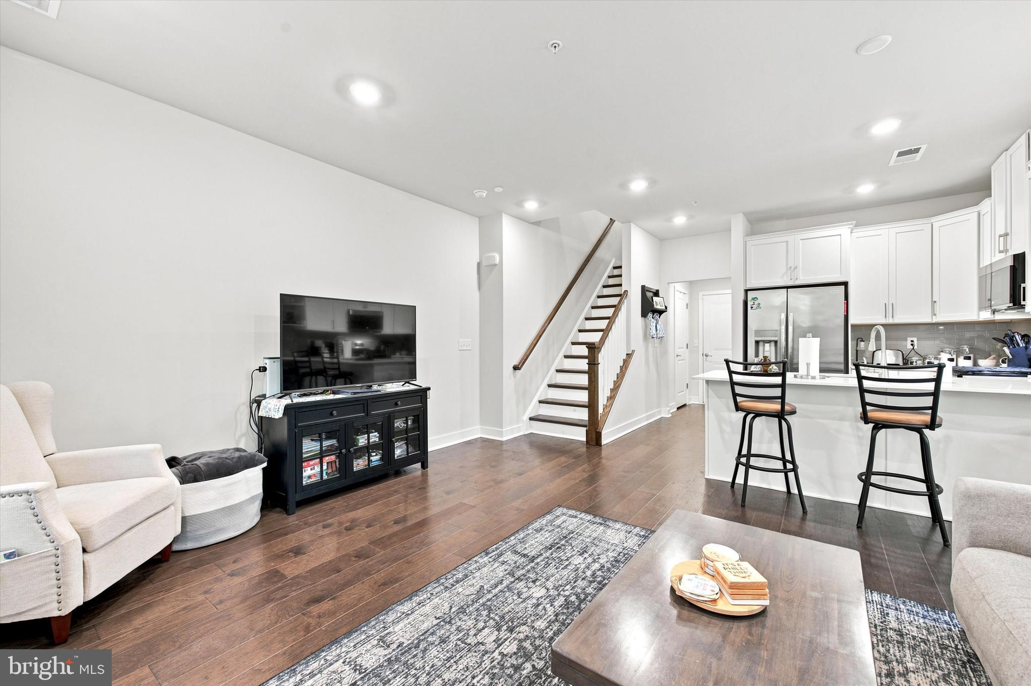 STEELPOINTE - Residential