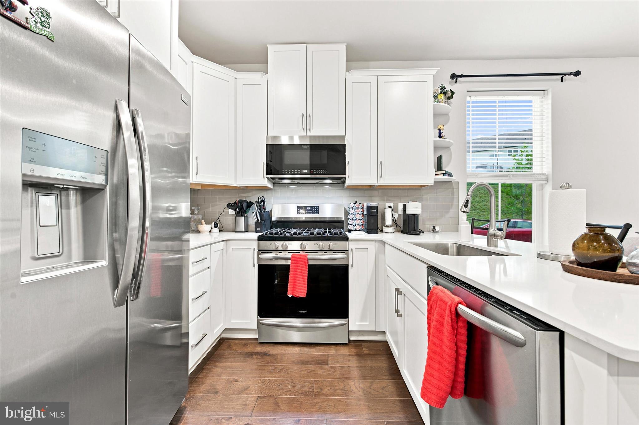 STEELPOINTE - Residential