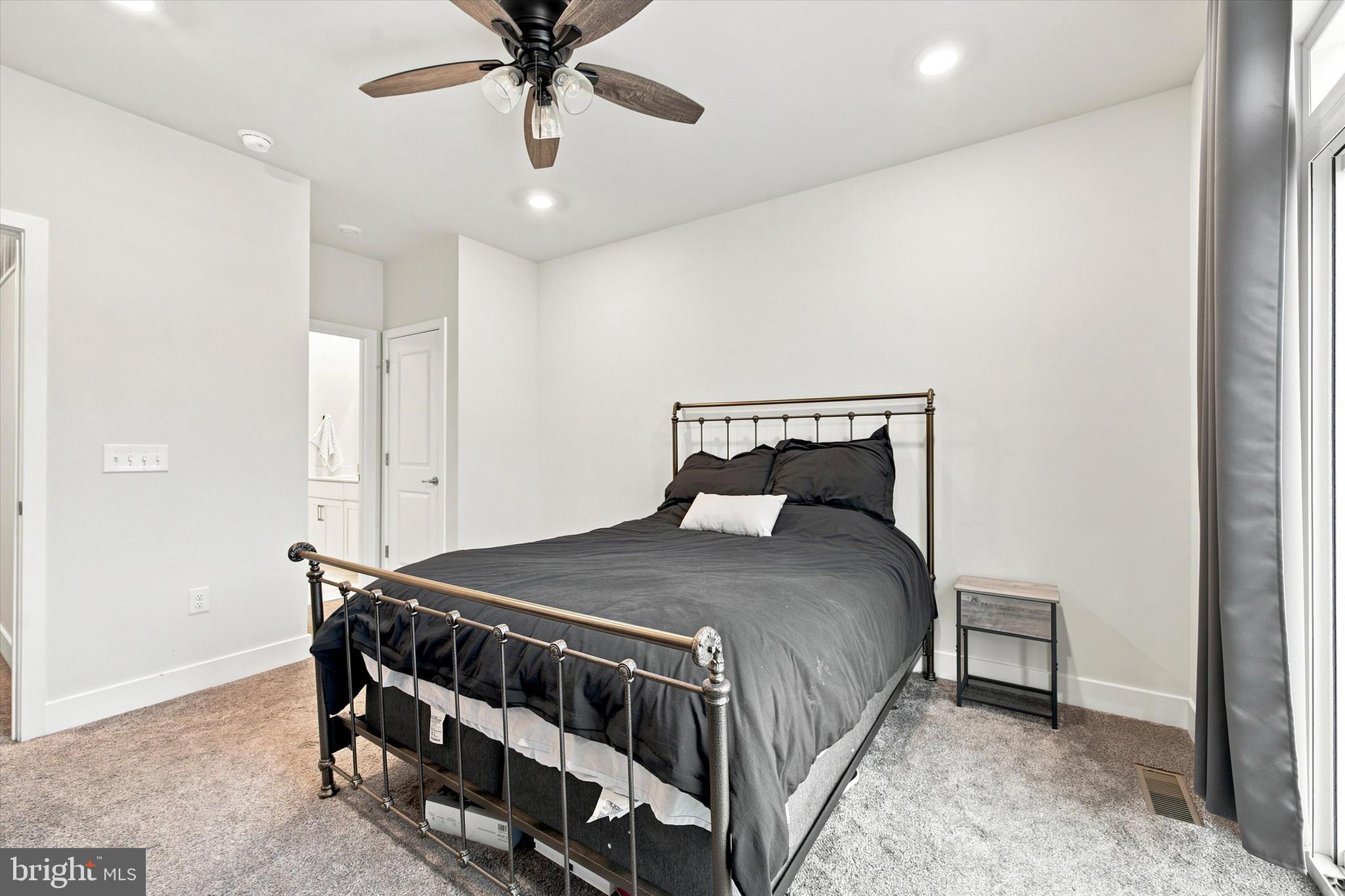 STEELPOINTE - Residential