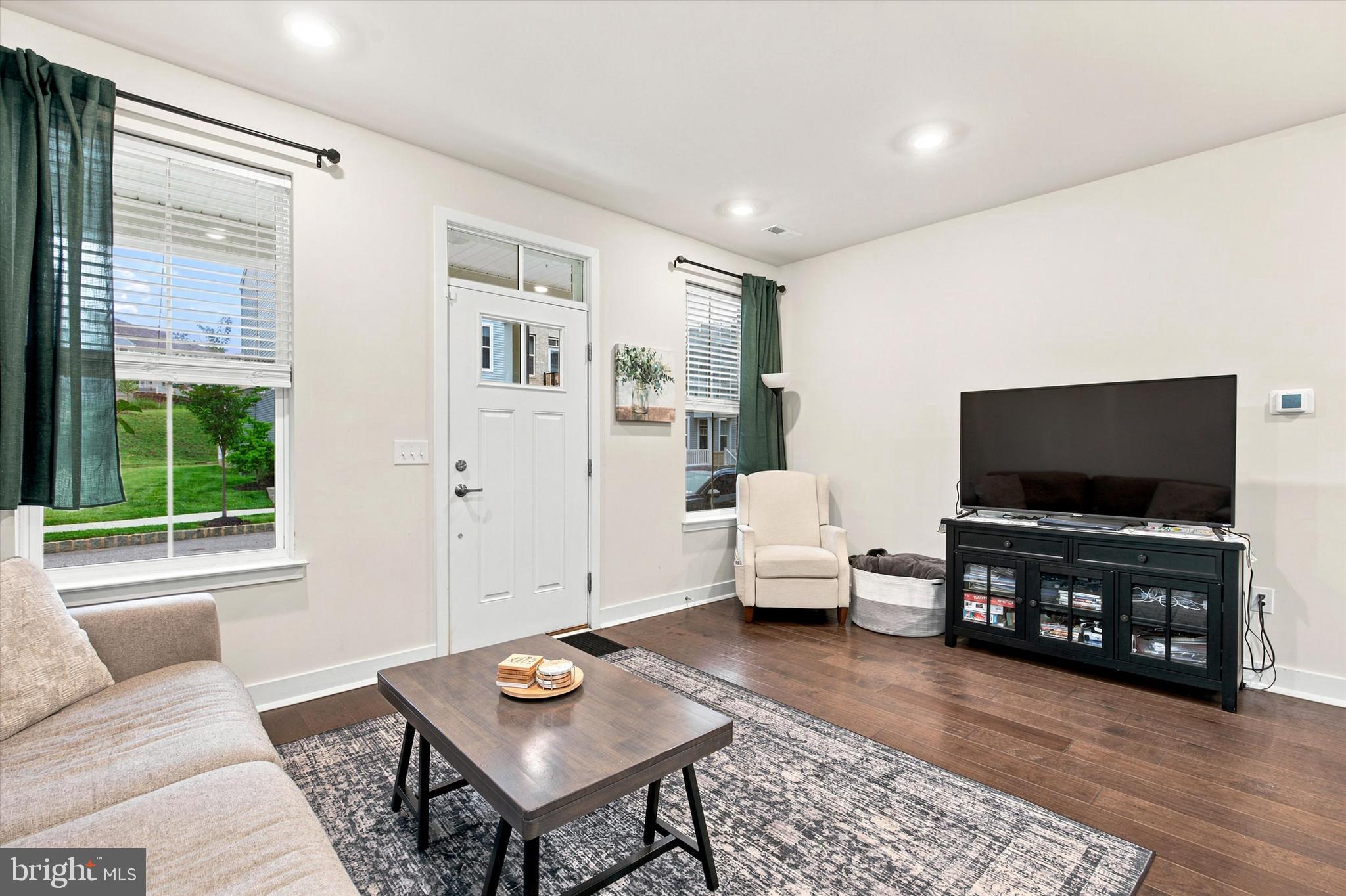 STEELPOINTE - Residential