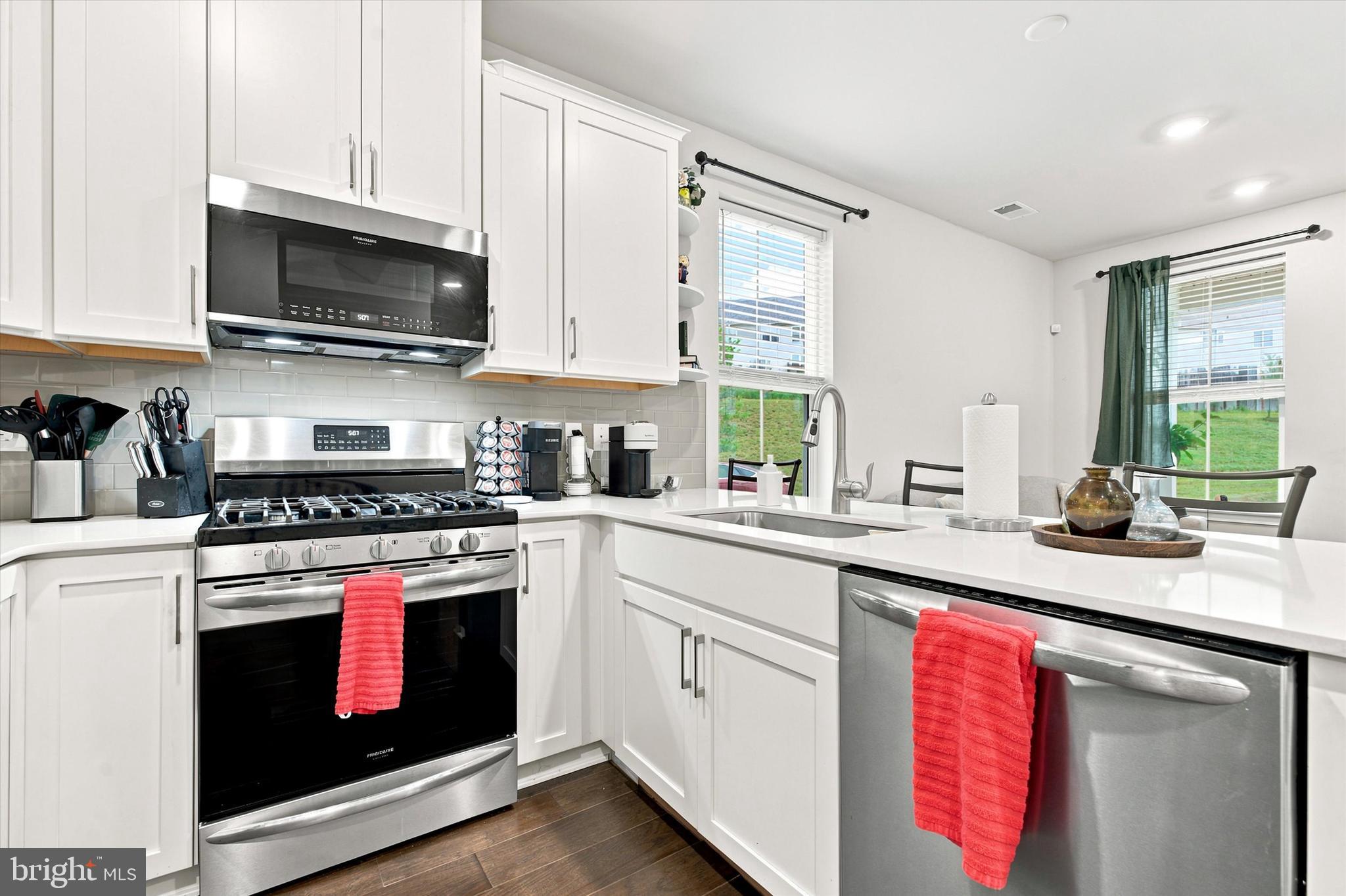 STEELPOINTE - Residential