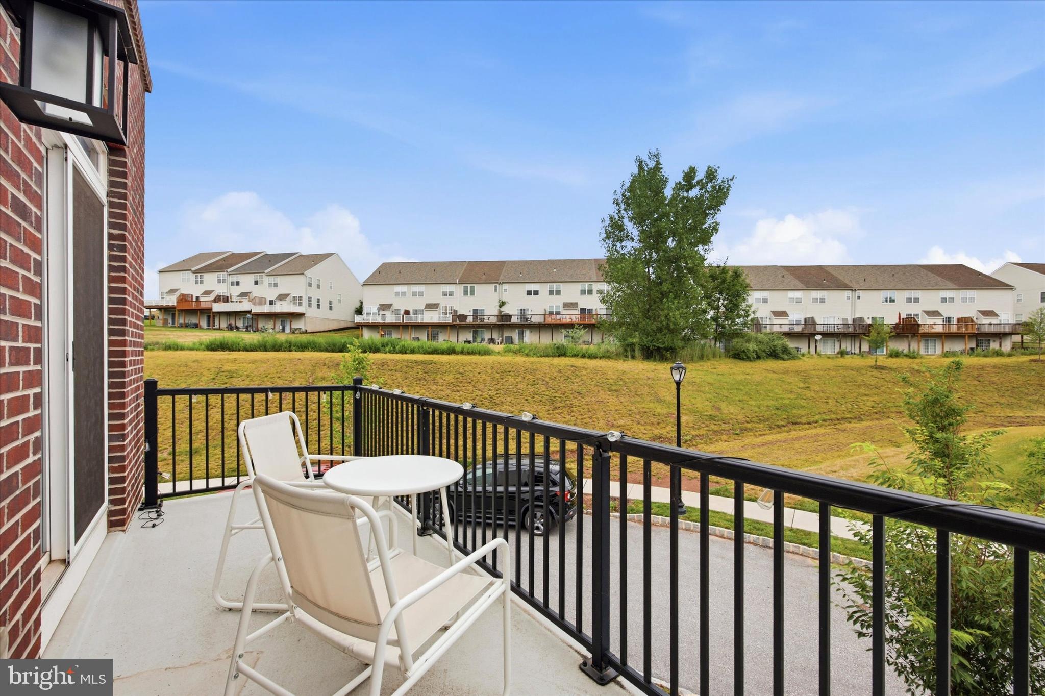 STEELPOINTE - Residential