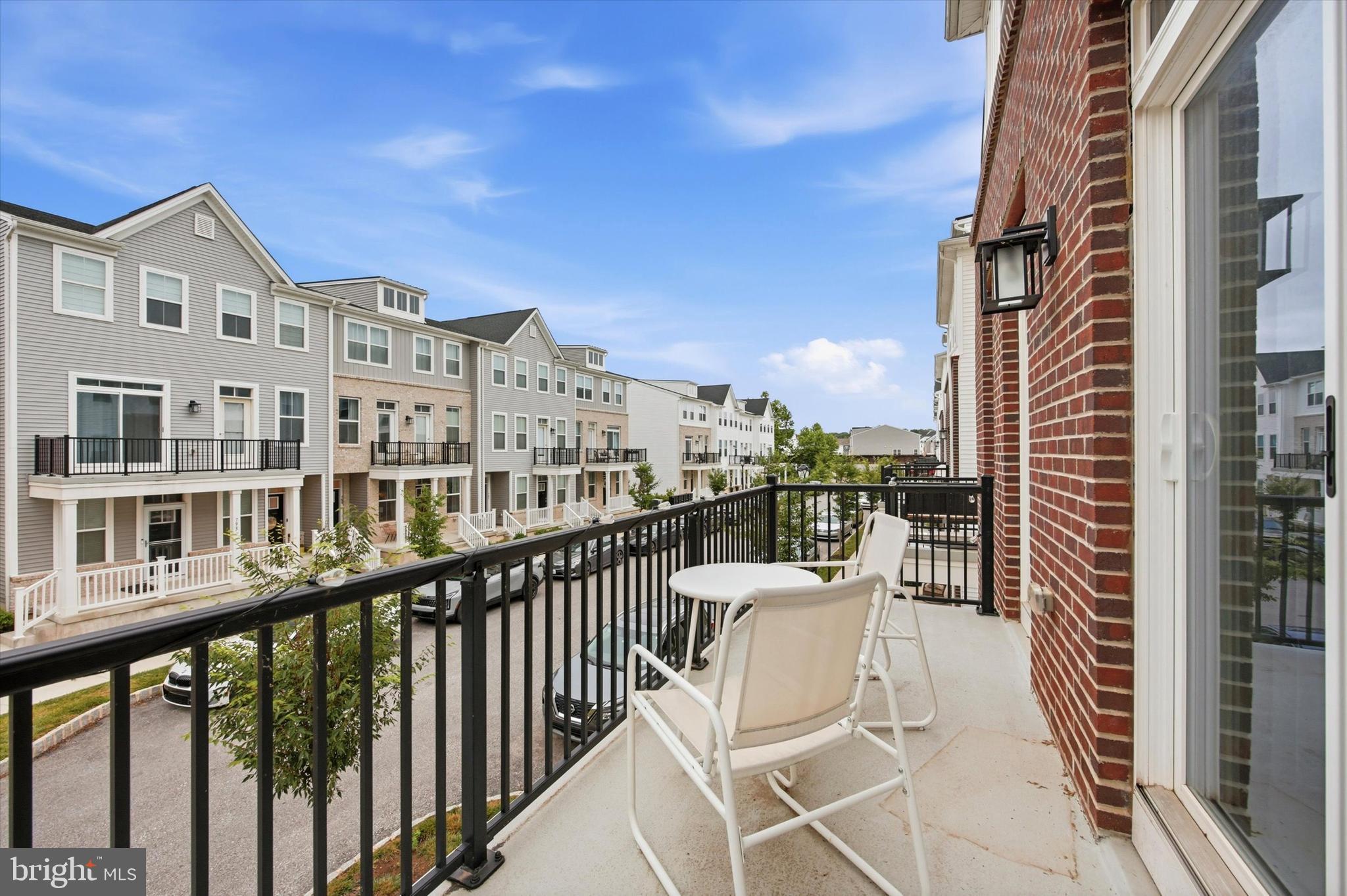 STEELPOINTE - Residential