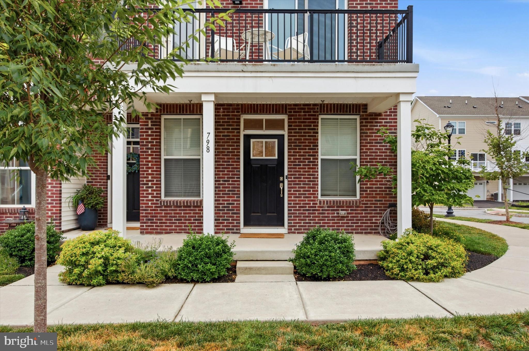 STEELPOINTE - Residential