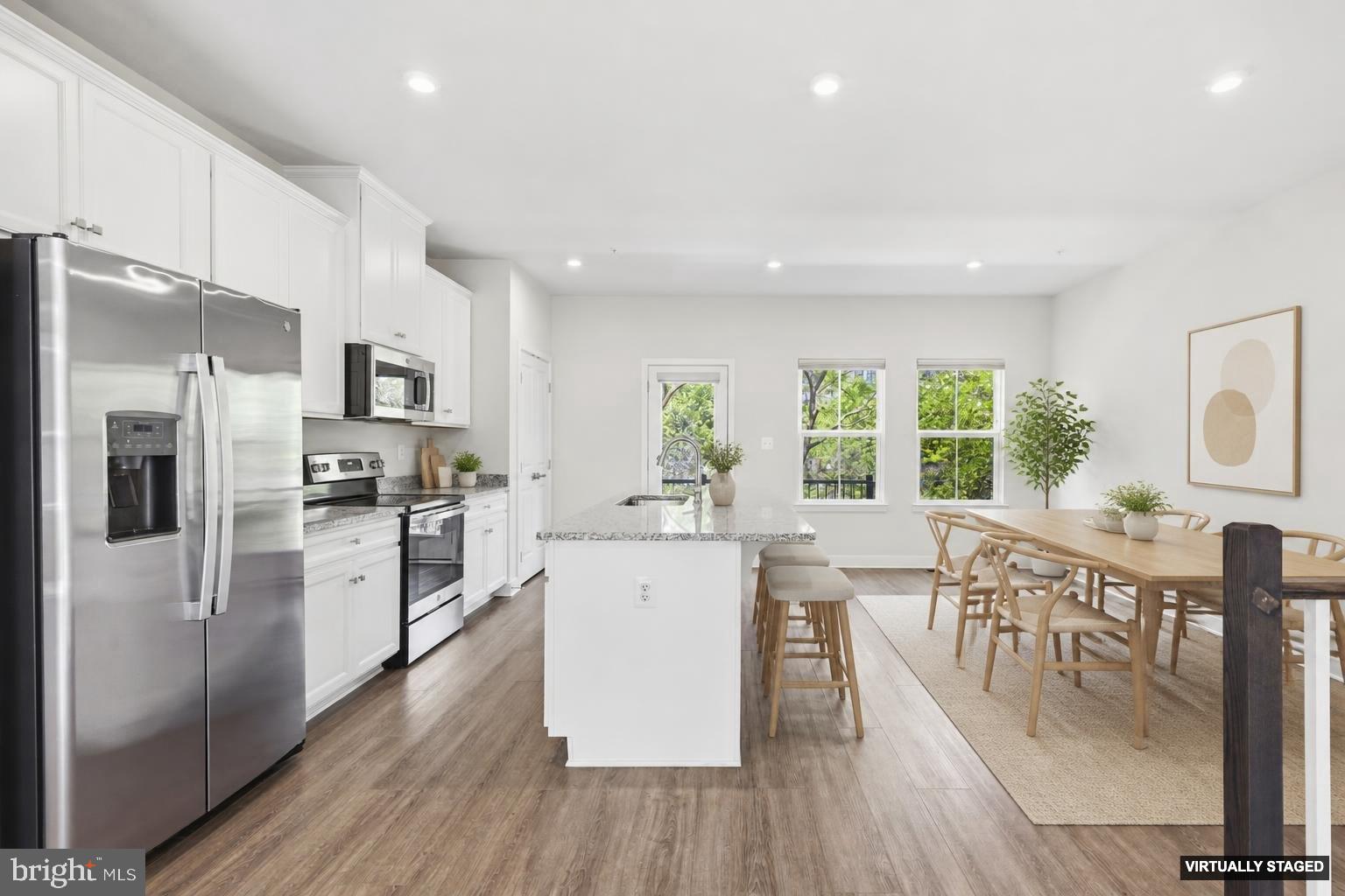 LOCUST POINT - Residential
