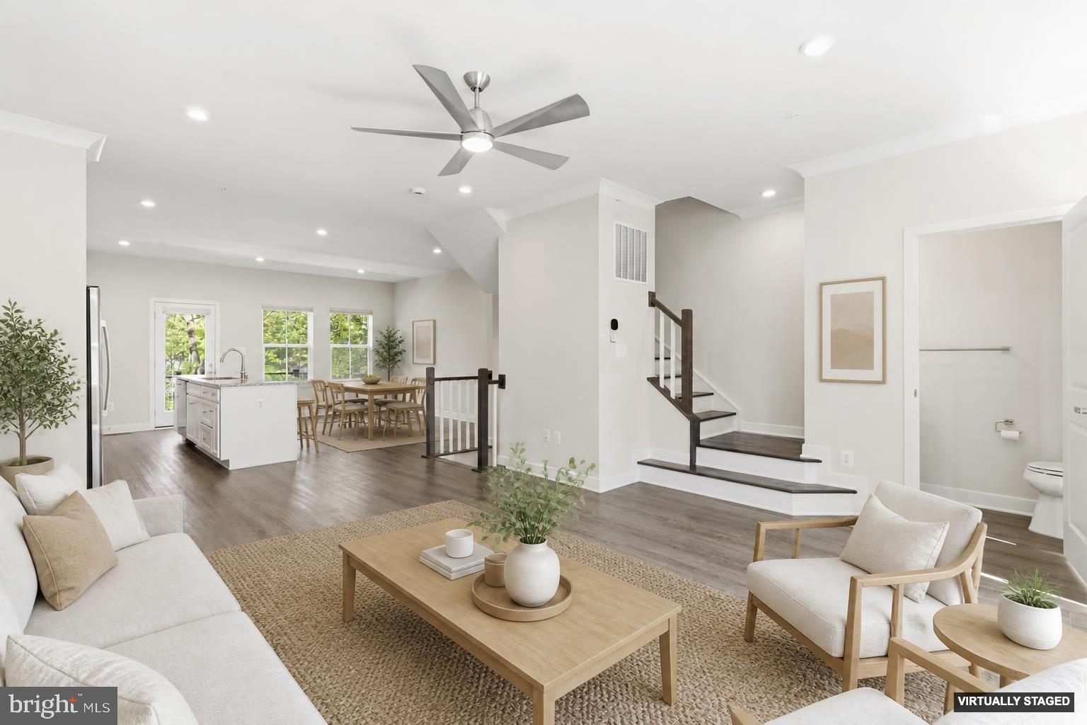 LOCUST POINT - Residential