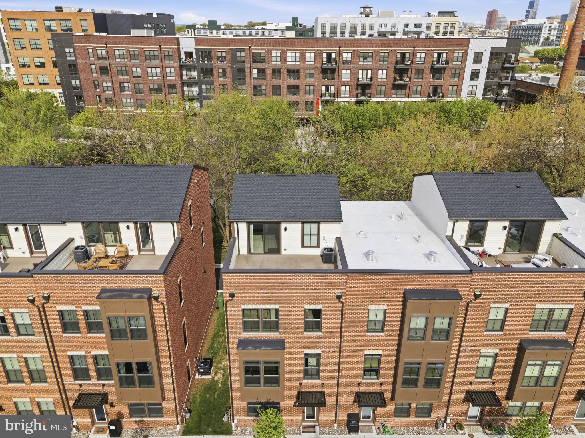 LOCUST POINT - Residential