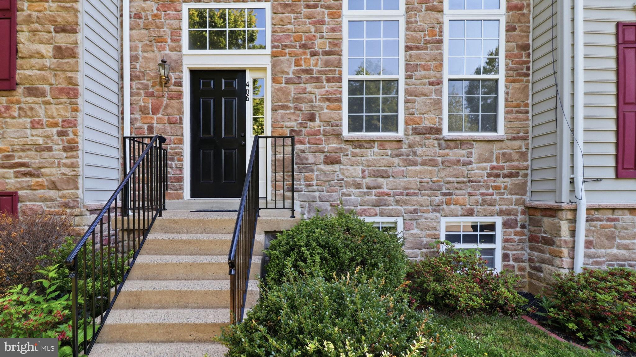 TOWNES OF BRANBURY GLEN - Residential