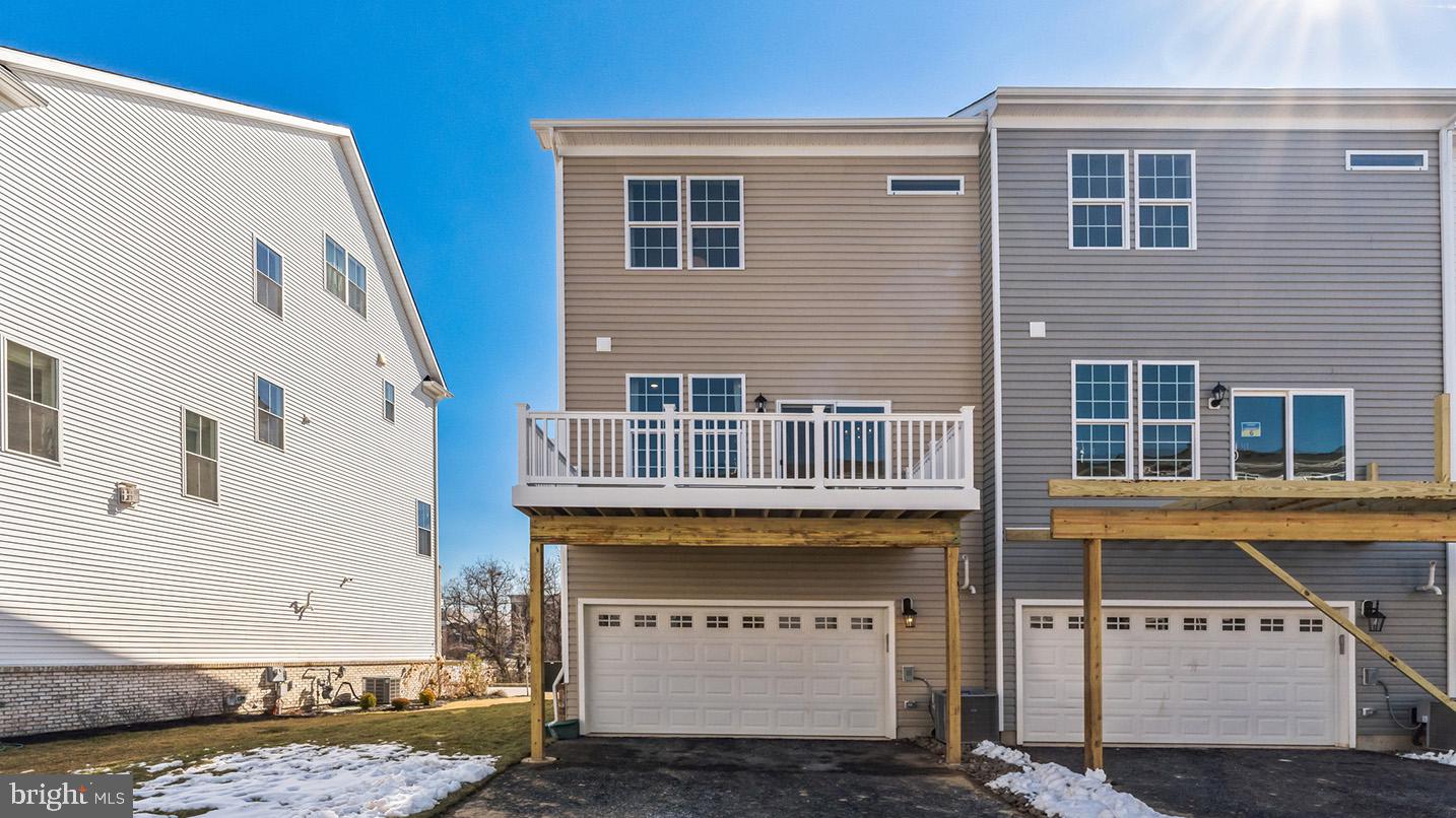 STEELPOINTE - Residential