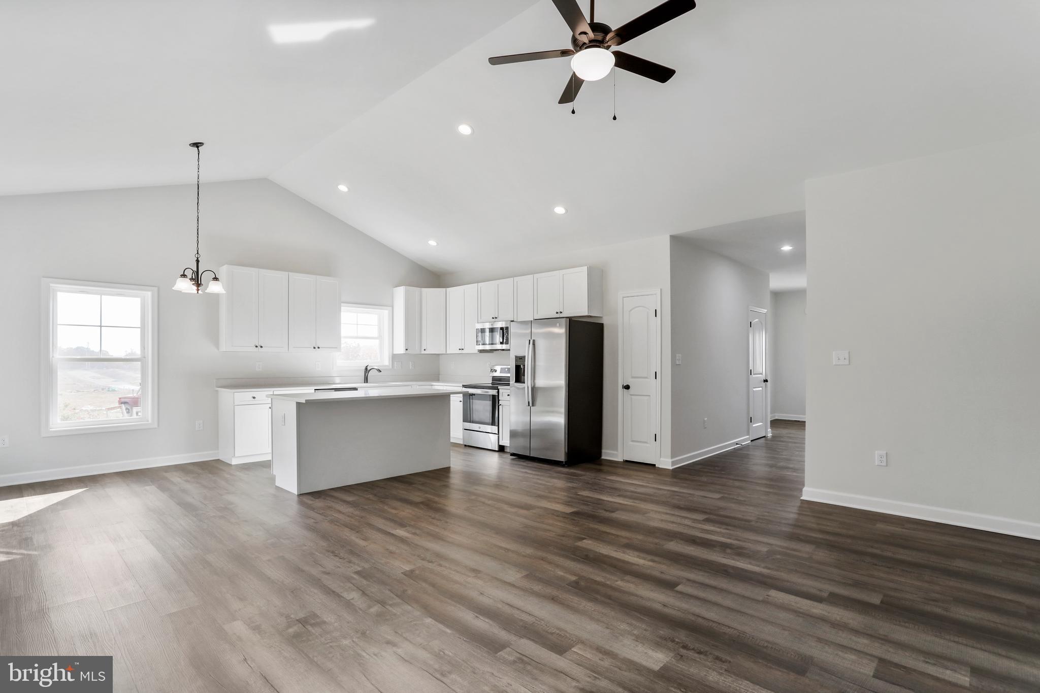 MIDDLE CREEK VISTAS - Residential