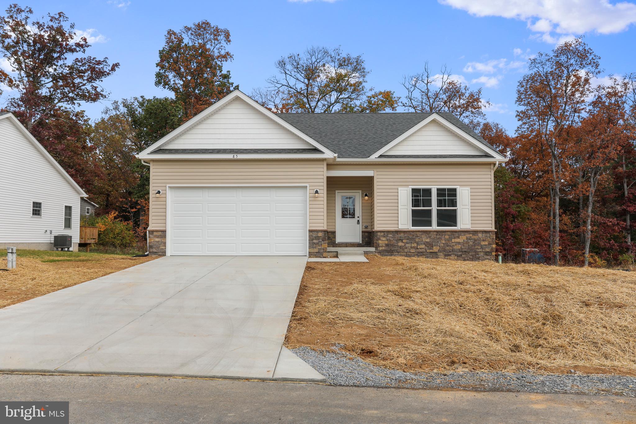 MIDDLE CREEK VISTAS - Residential