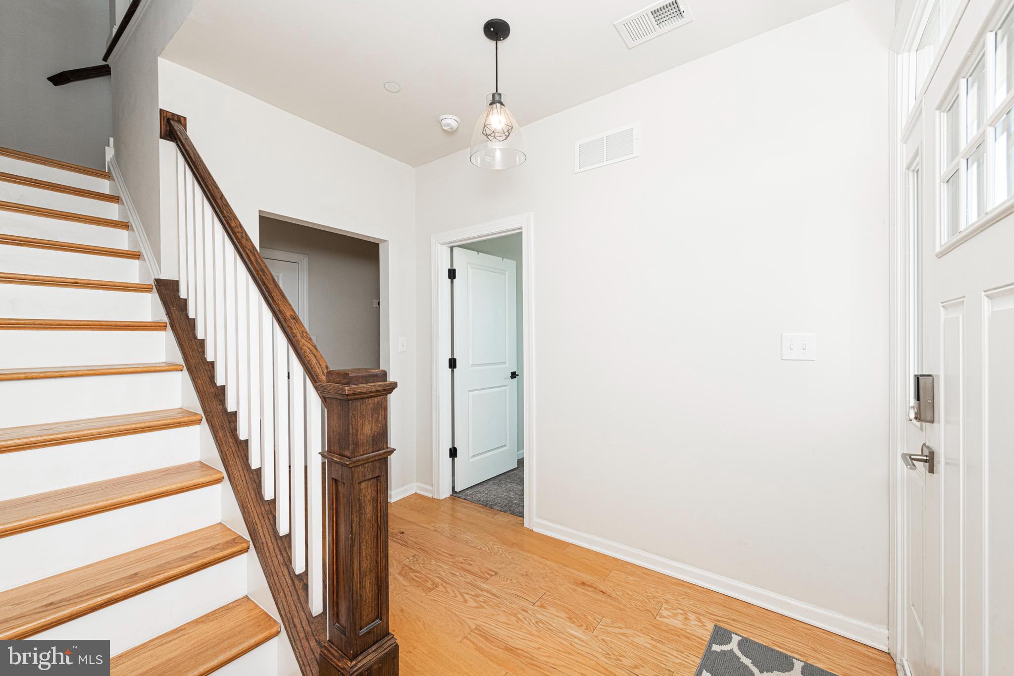 STEELPOINTE - Residential