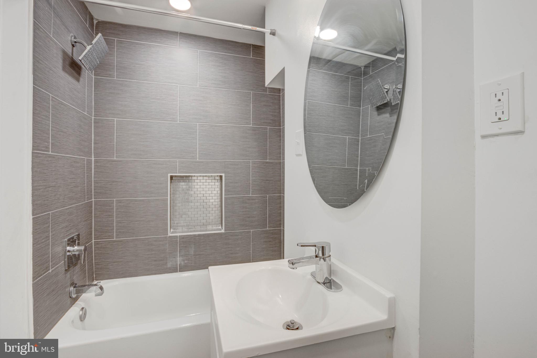HIGHLANDTOWN - Residential