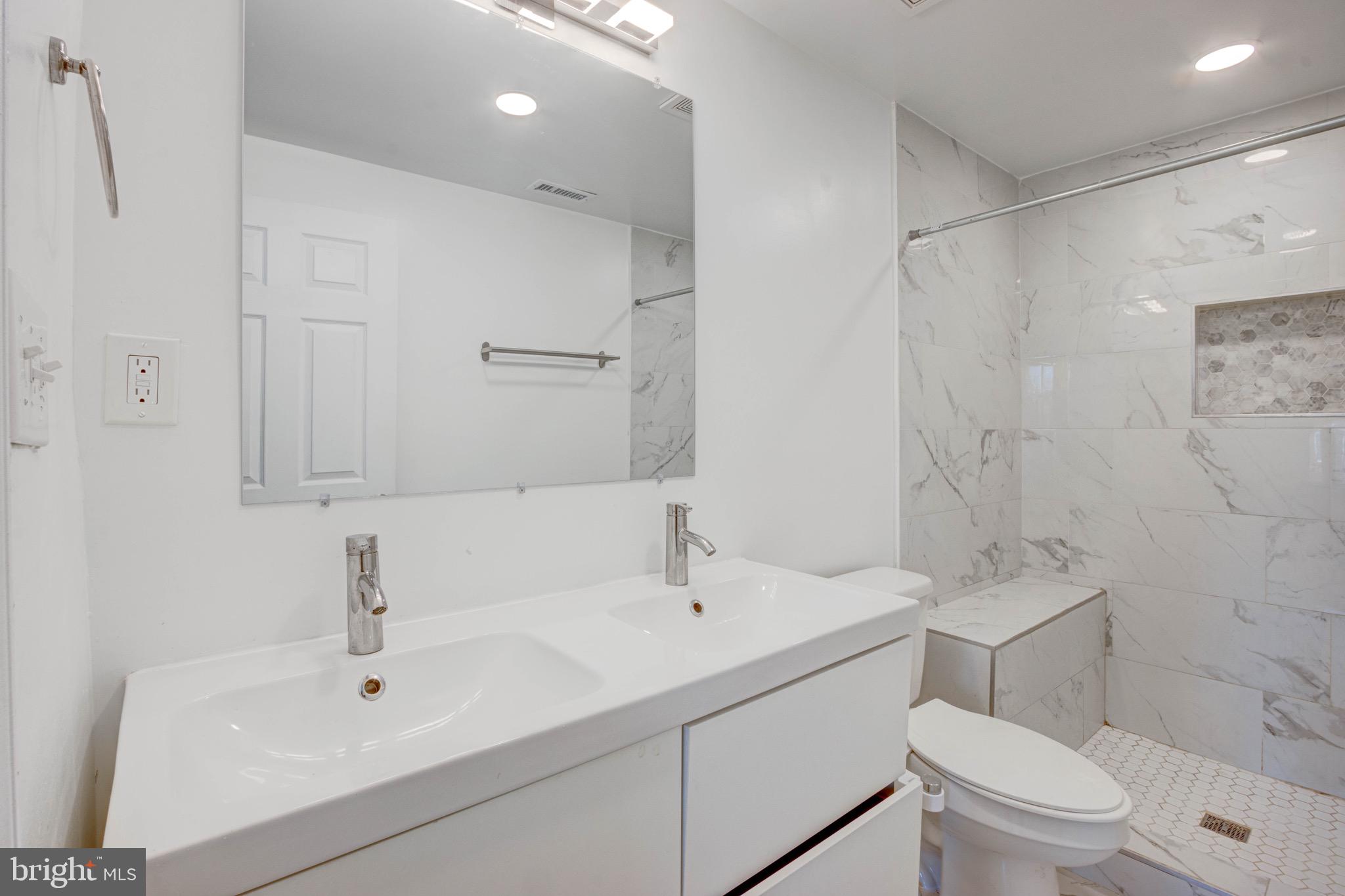 HIGHLANDTOWN - Residential