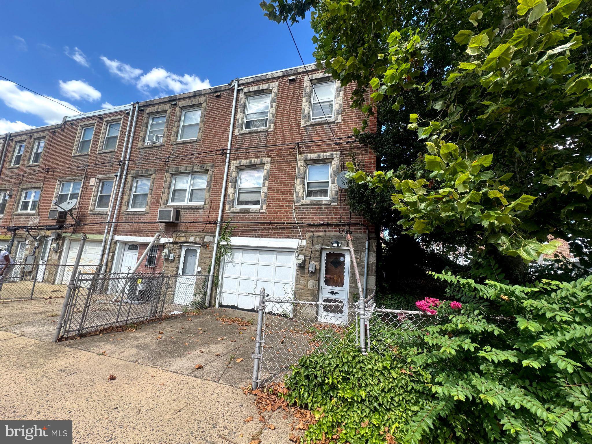 LAWNCREST - Residential