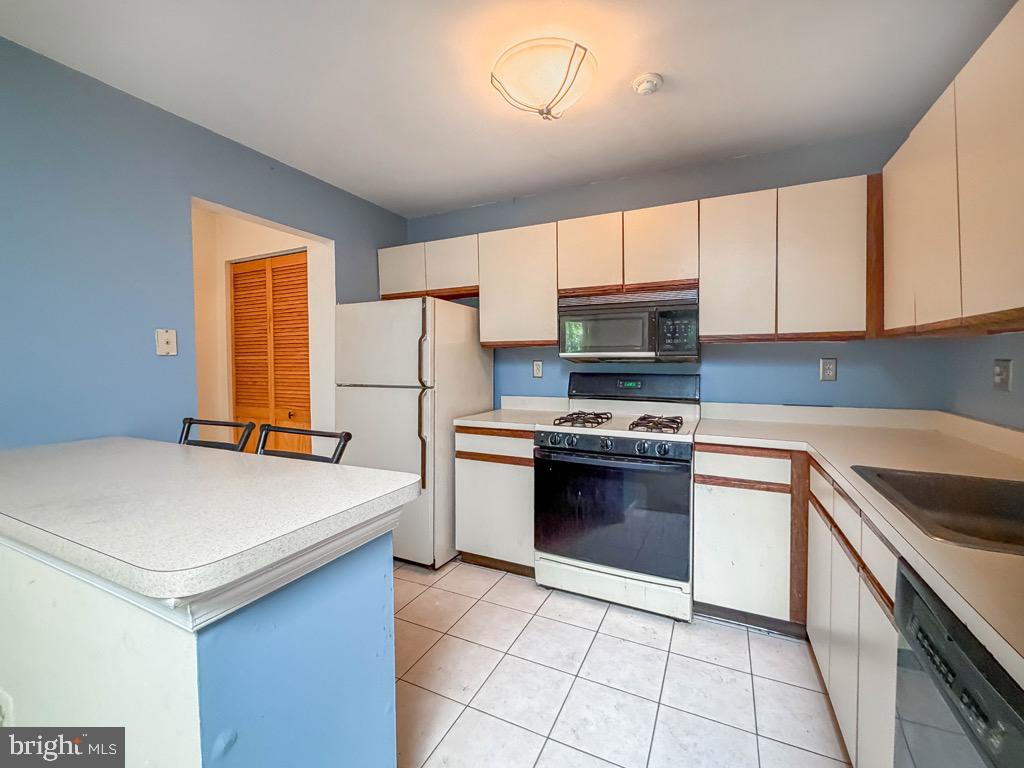 CROWN POINTE - Residential