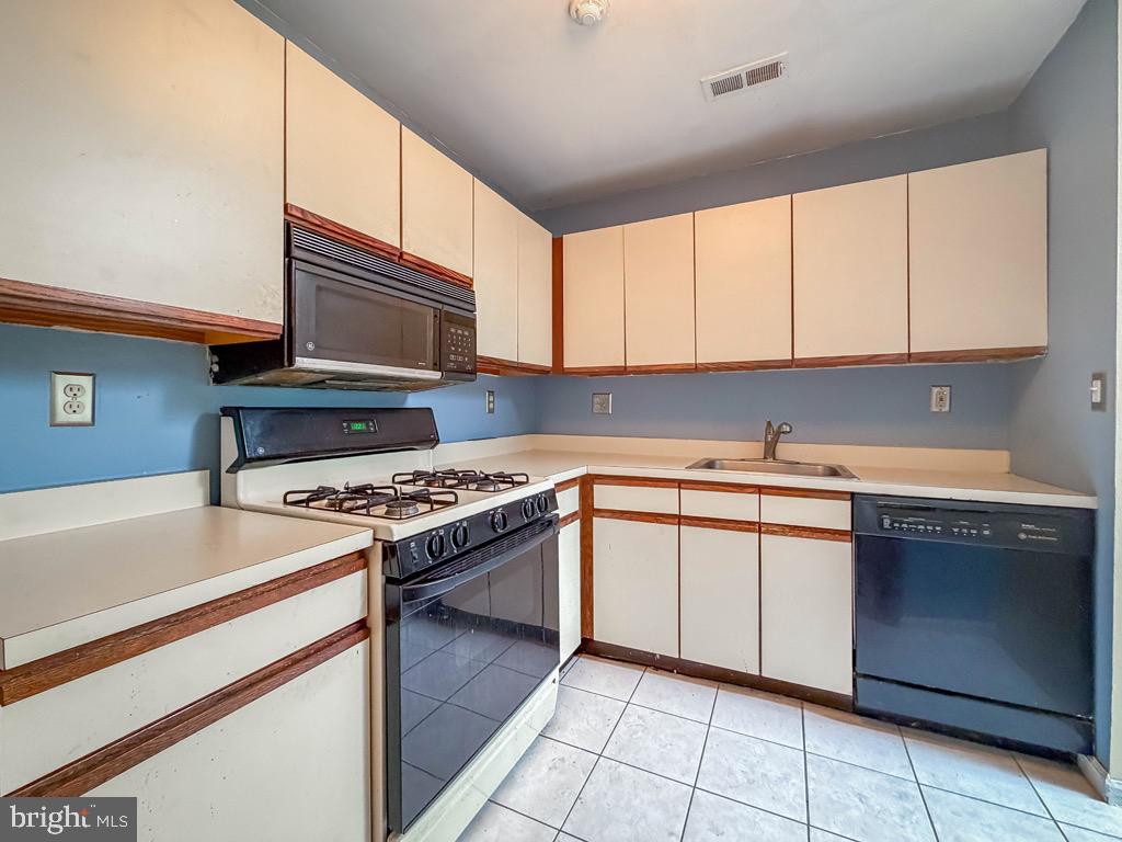 CROWN POINTE - Residential
