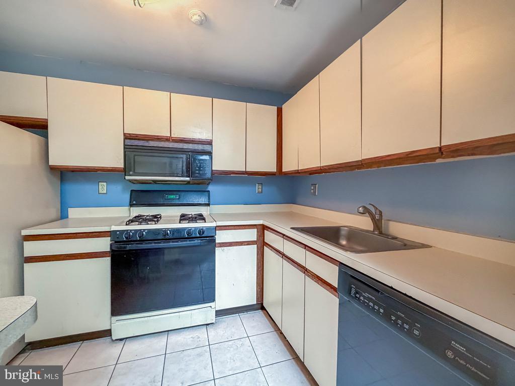 CROWN POINTE - Residential