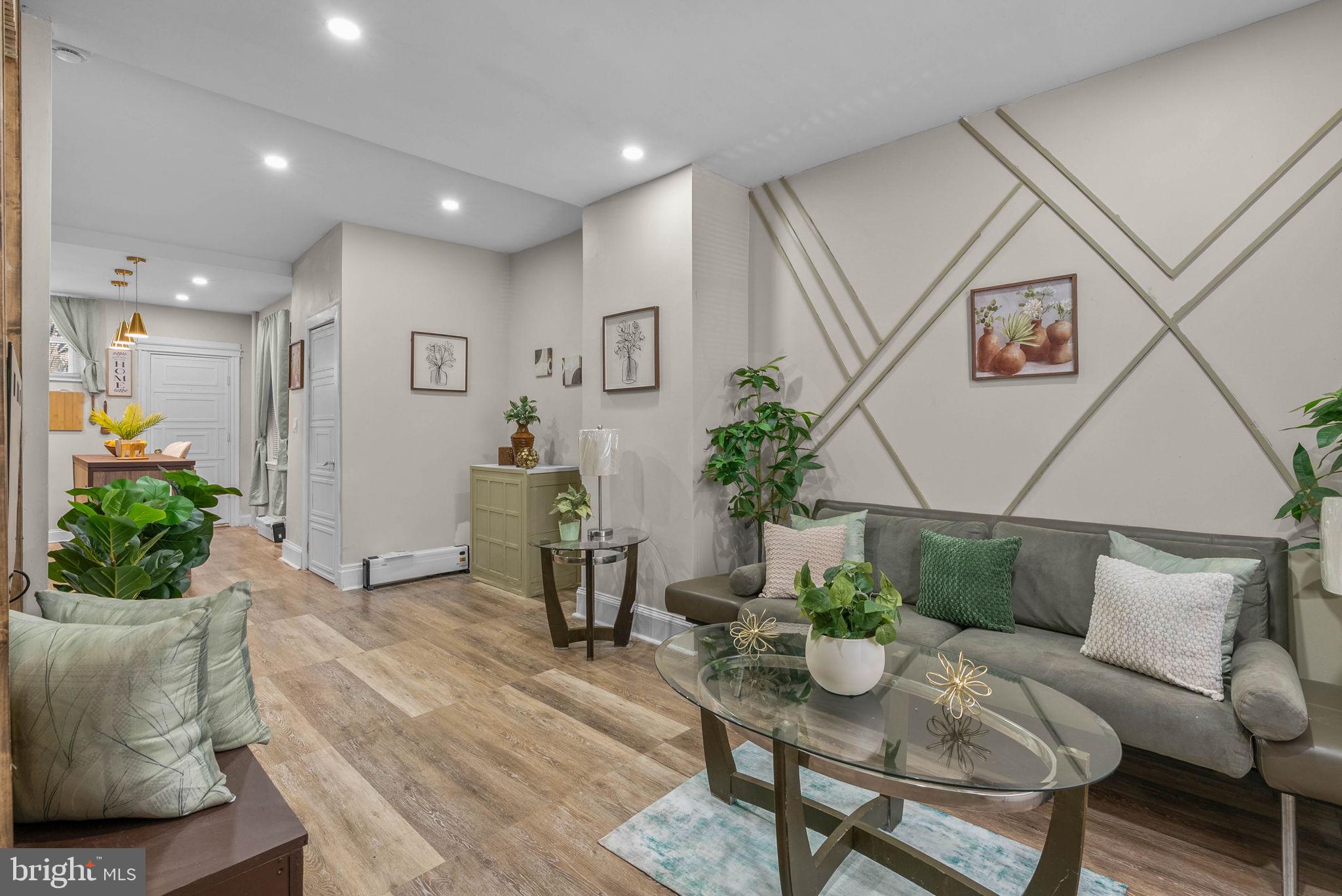 STRAWBERRY MANSION - Residential