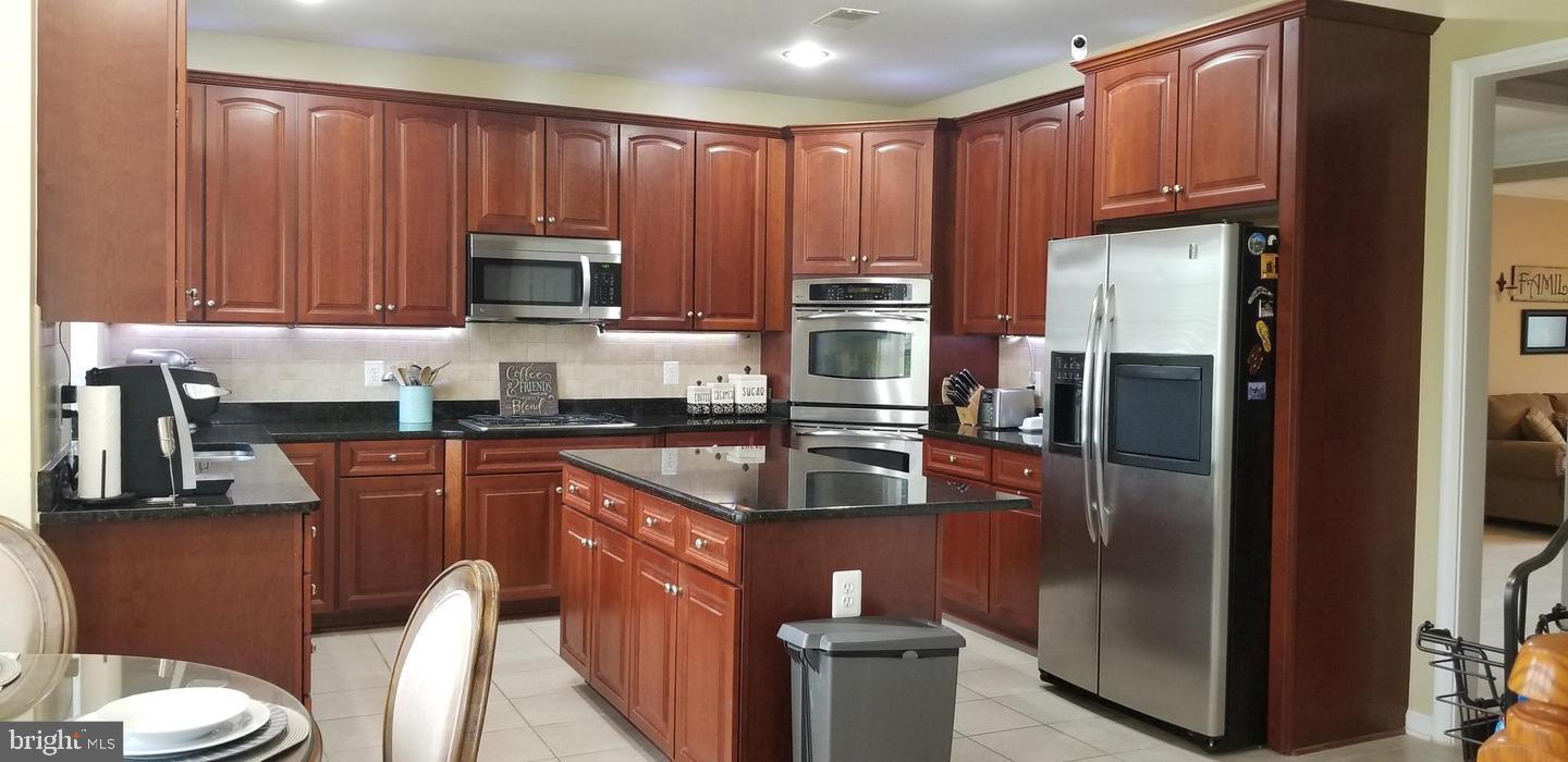 LAUREL HILL - Residential
