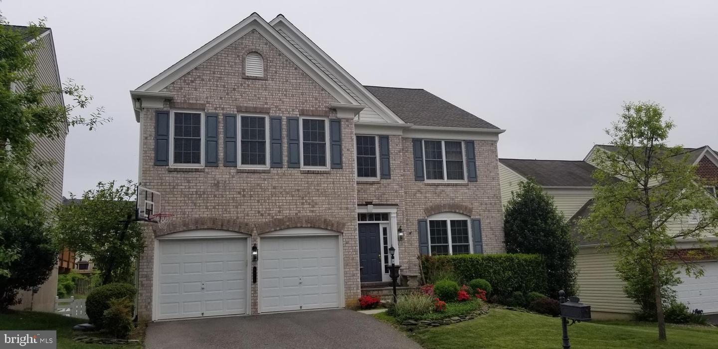 *** STUNNING BRICK FRONT CHARMING HOME WITH 2 STORY FOYER & FAMILY ROOM*** OFFERS 4 LARGE BEDROOMS AND 2.5 BATH ** OPEN KITCHEN WITH /GRANITE COUNTERTOP AND ISLAND STAINLESS STEEL APPLIANCES BRIGHT & SUNNY THROUGHOUT **** 2 CAR GARAGE ** HARDWOOD FLOORS IN LIVING ROOM * DININGROOM *** UNFINISHED BASEMENT WITH WALKOUT TO REAL YARD **TOTAL FINISHED SQFT. 3046***STUNNING BRICK FRONT CHARMING HOME WITH 2 STORY FOYER & FAMILY ROOM ***
AGENT! PLEASE CONTACT TO LISTING AGENT FOR SHOWING **