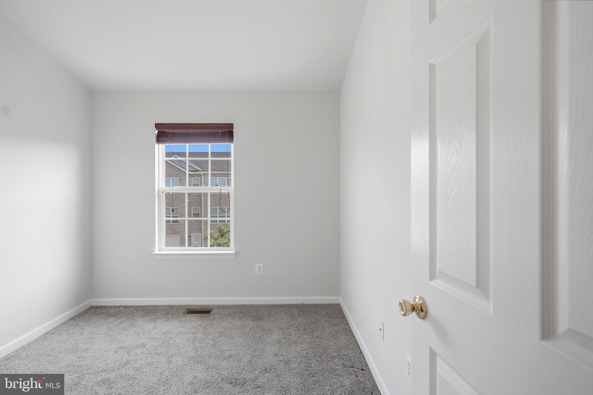 MILLS FARM - Residential