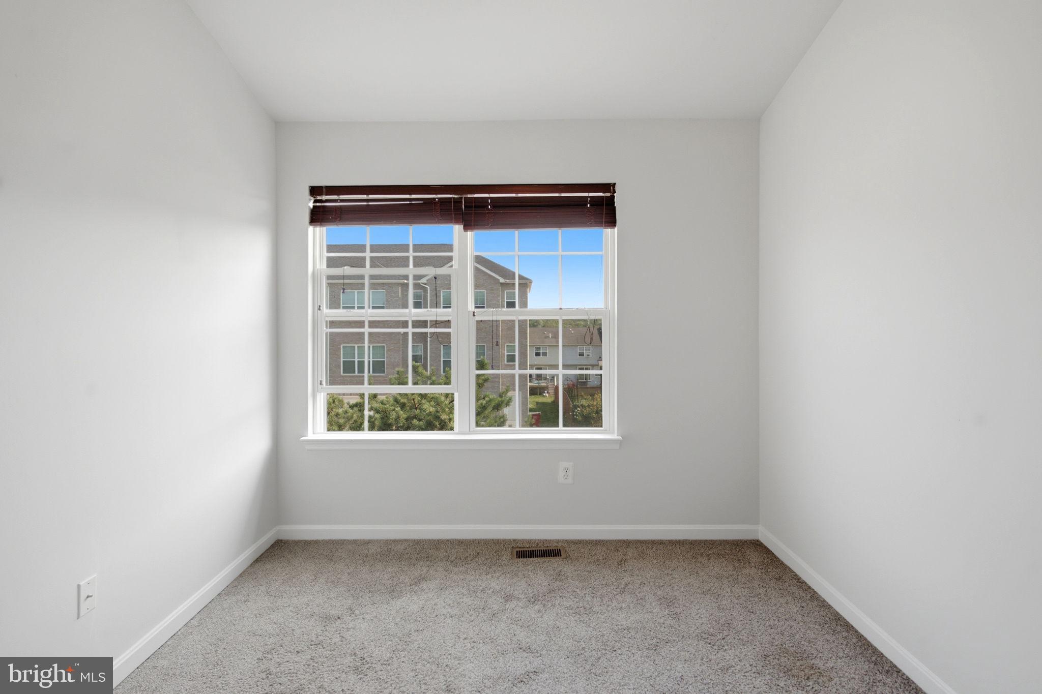 MILLS FARM - Residential