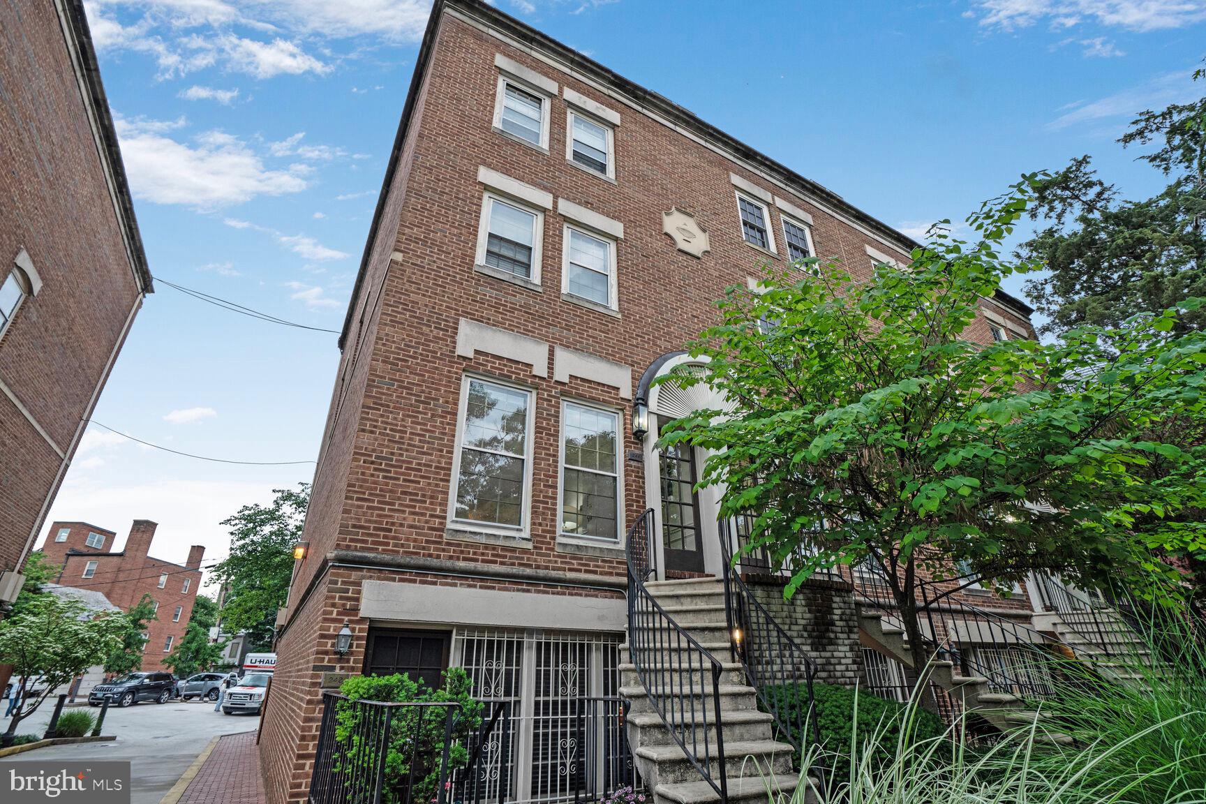 CAPITOL HILL - Residential