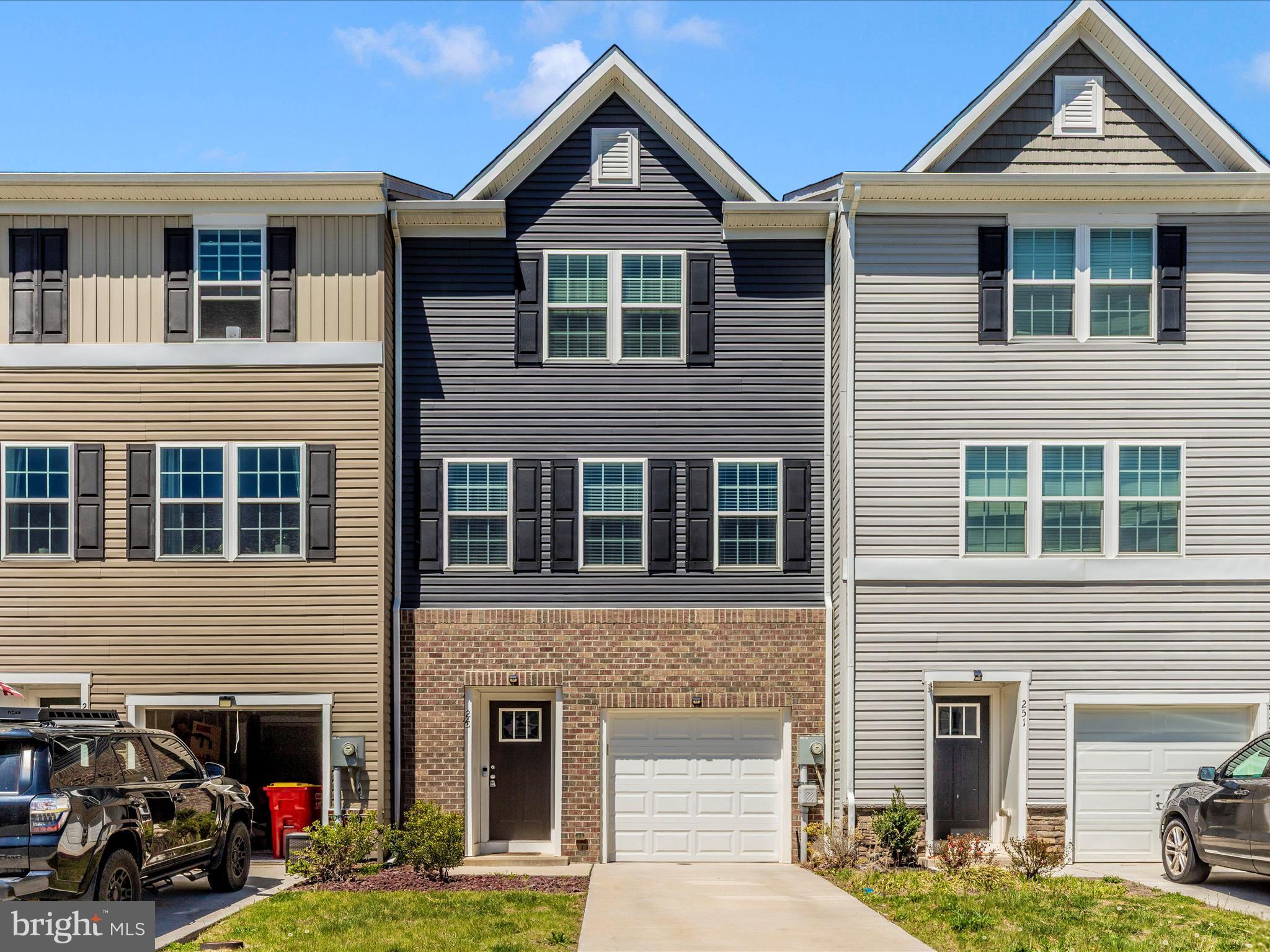 BERKELEY RIDGE - Residential