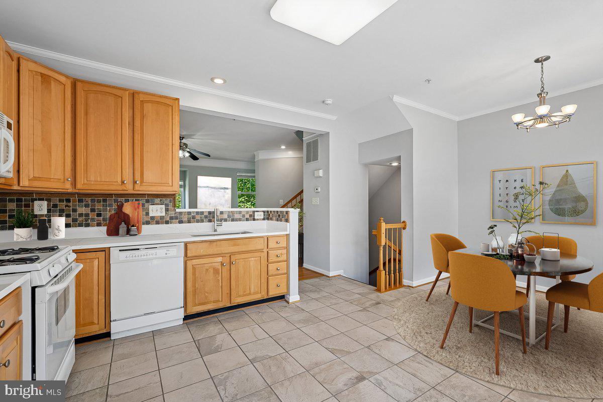 THE VILLAGES OF URBANA GREENSPRING - Residential