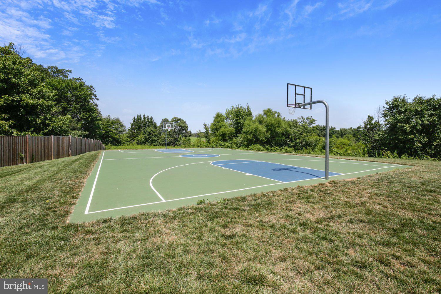 THE VILLAGES OF URBANA GREENSPRING - Residential