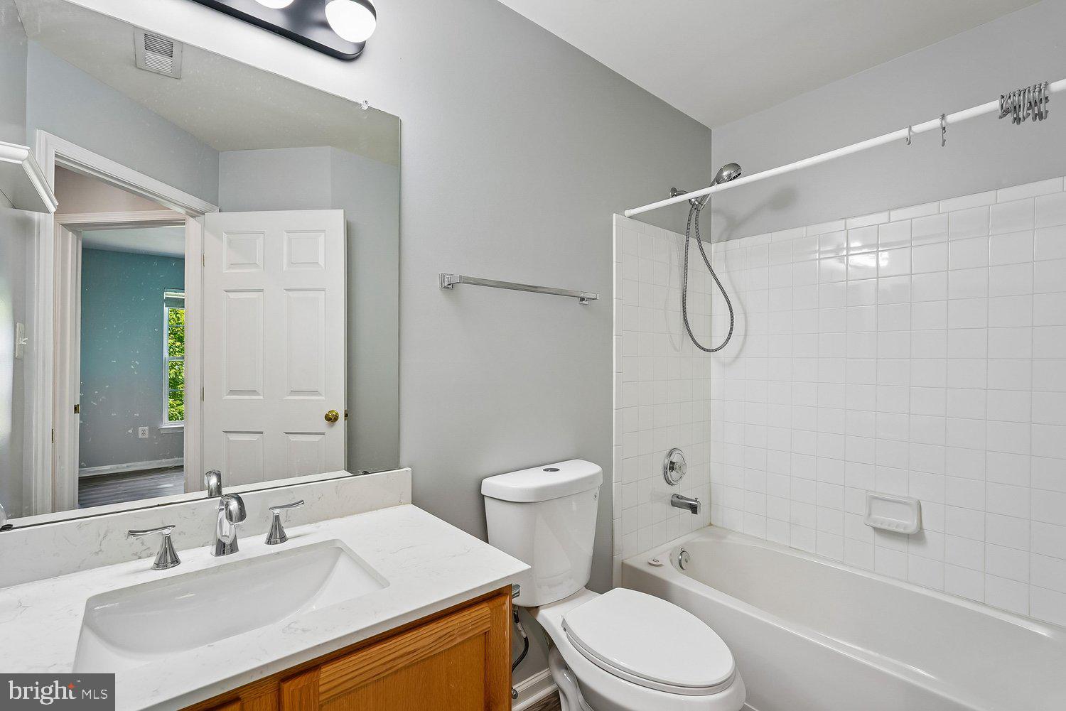 THE VILLAGES OF URBANA GREENSPRING - Residential