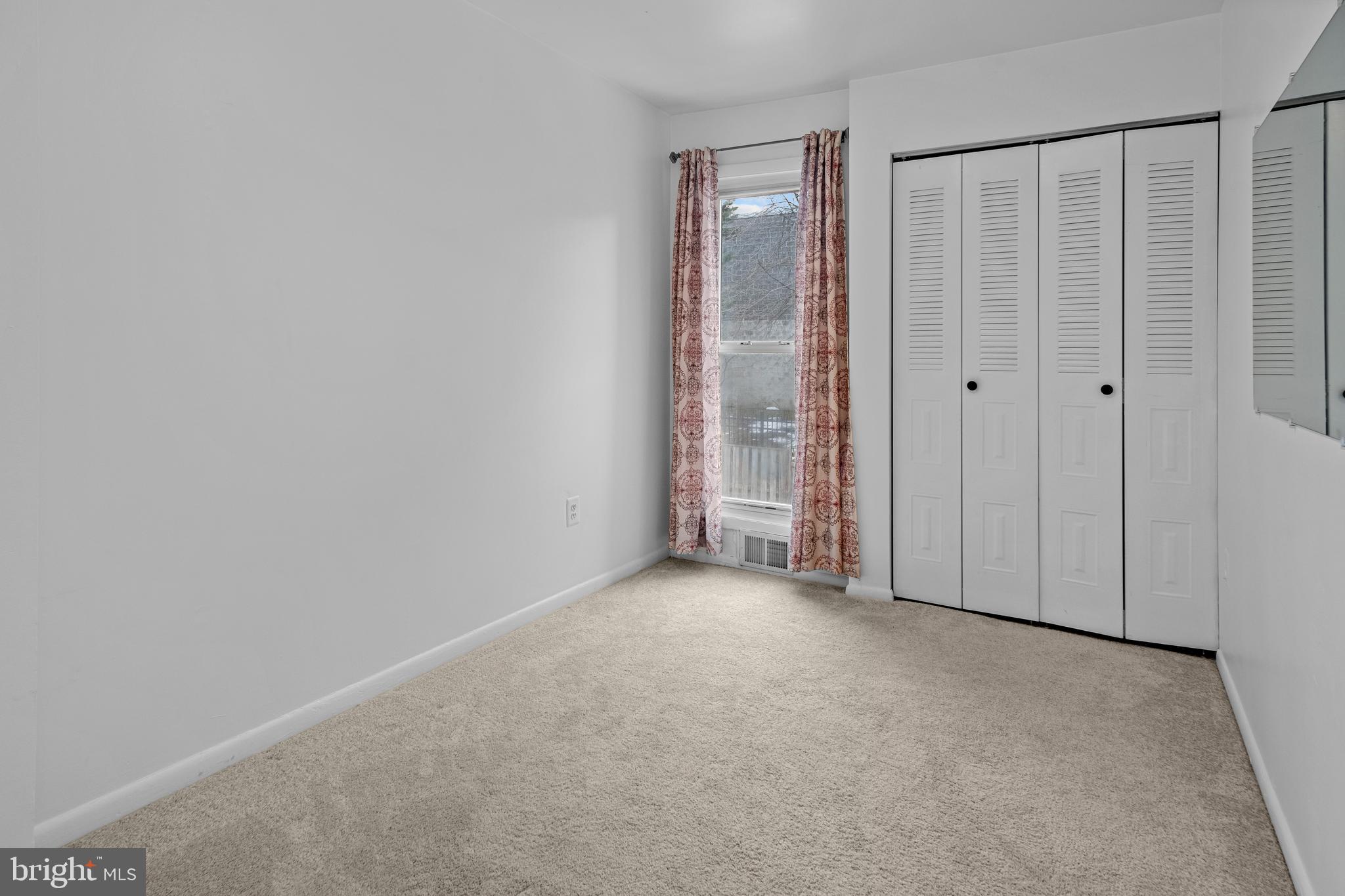 REFLECTION LAKE - Residential Lease