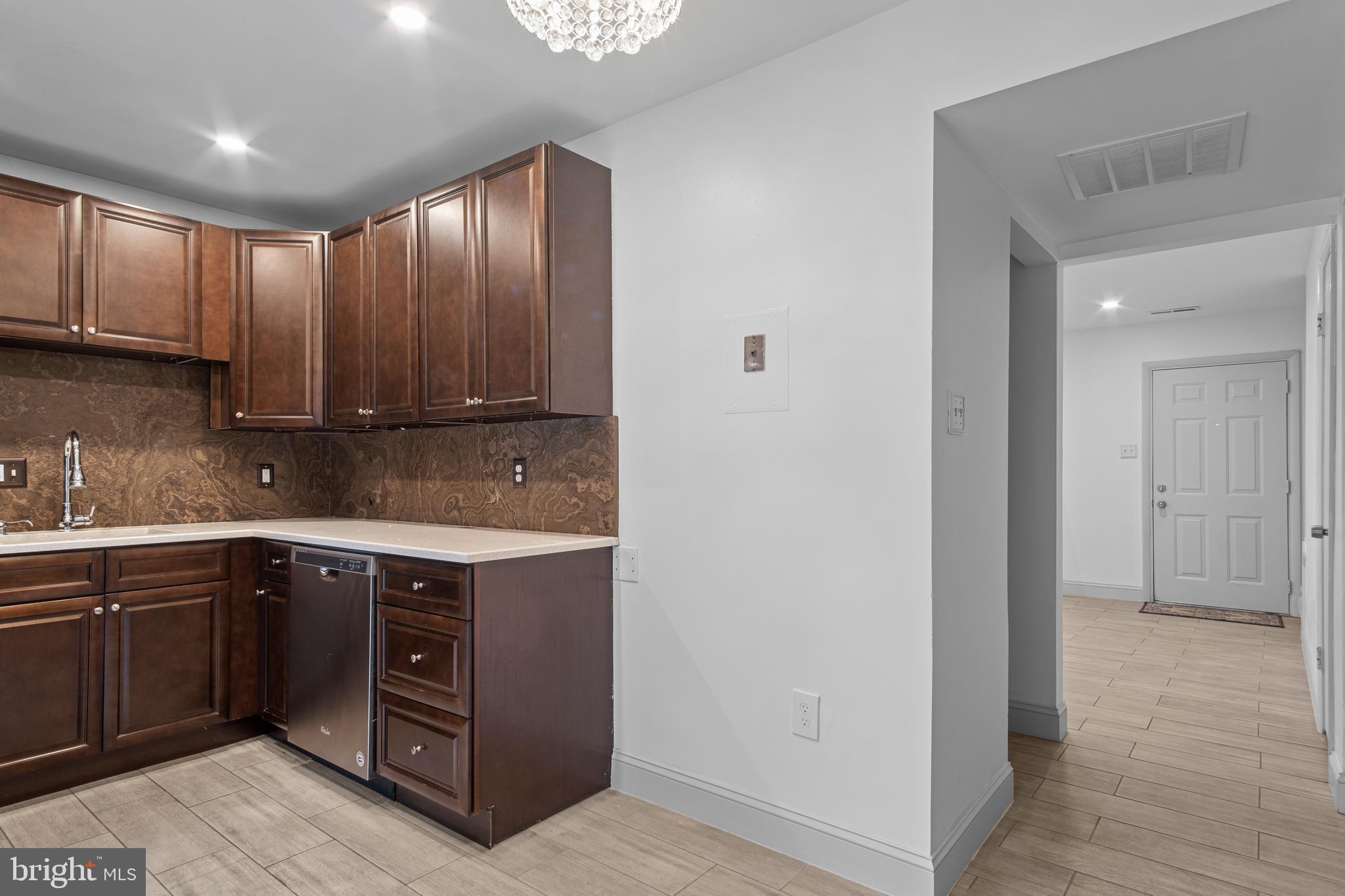 REFLECTION LAKE - Residential Lease