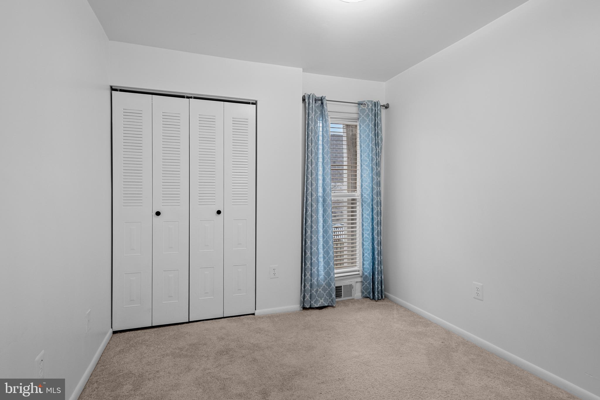 REFLECTION LAKE - Residential Lease