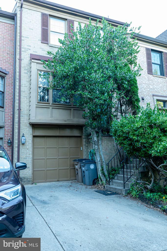 ROCKVILLE HEIGHTS - Residential