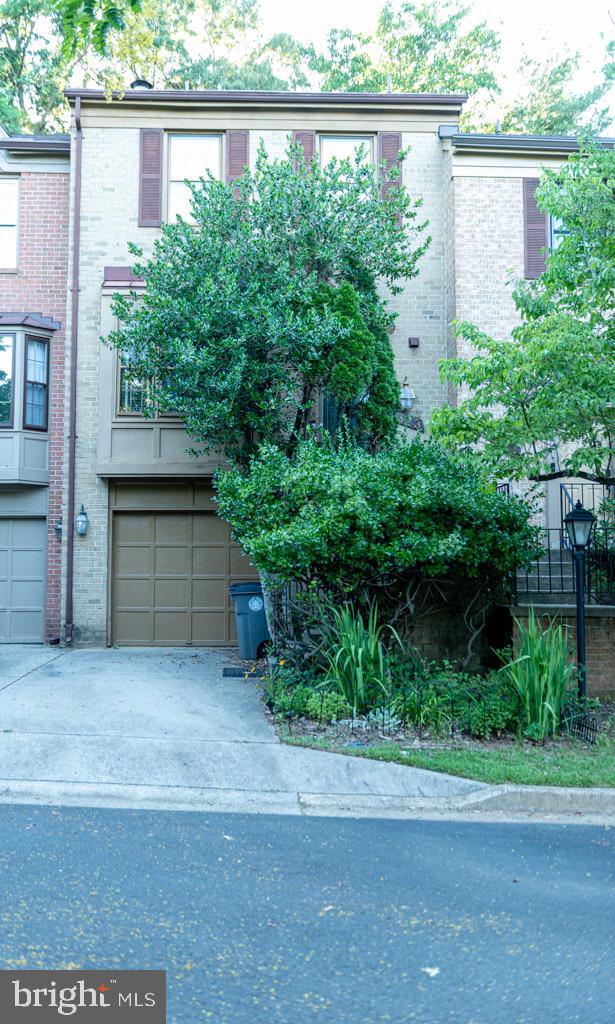 ROCKVILLE HEIGHTS - Residential