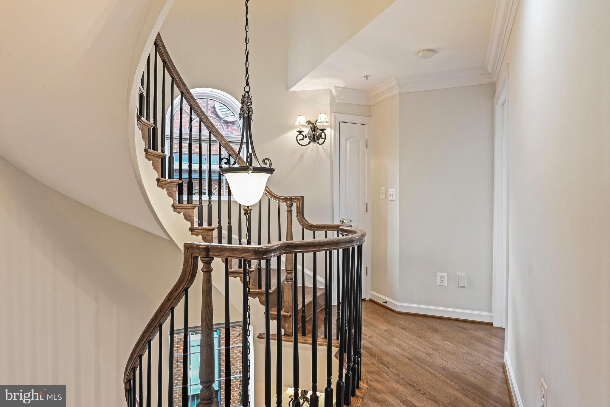 MCLEAN PLACE - Residential